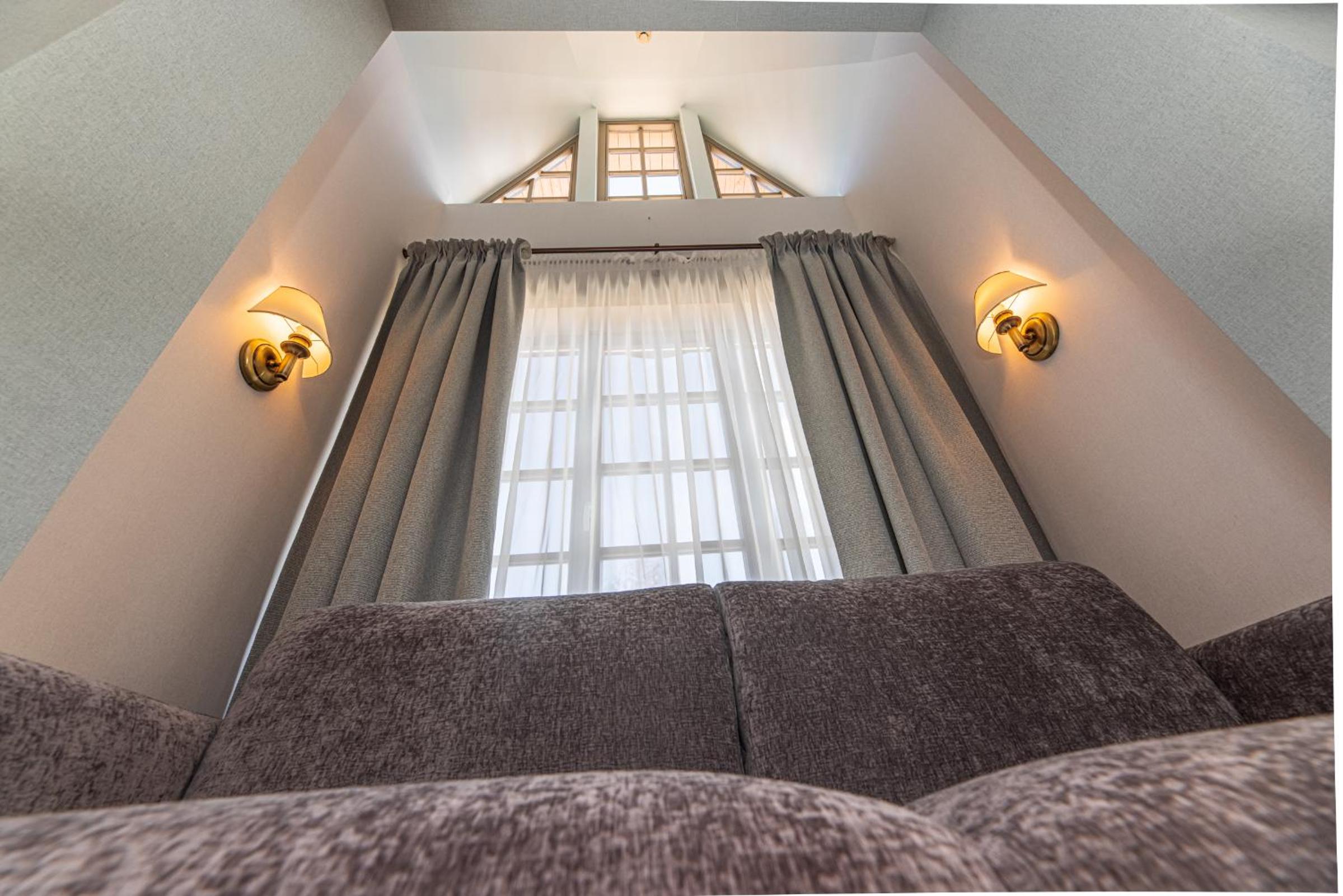 Premium Room with Balcony - Photo 20