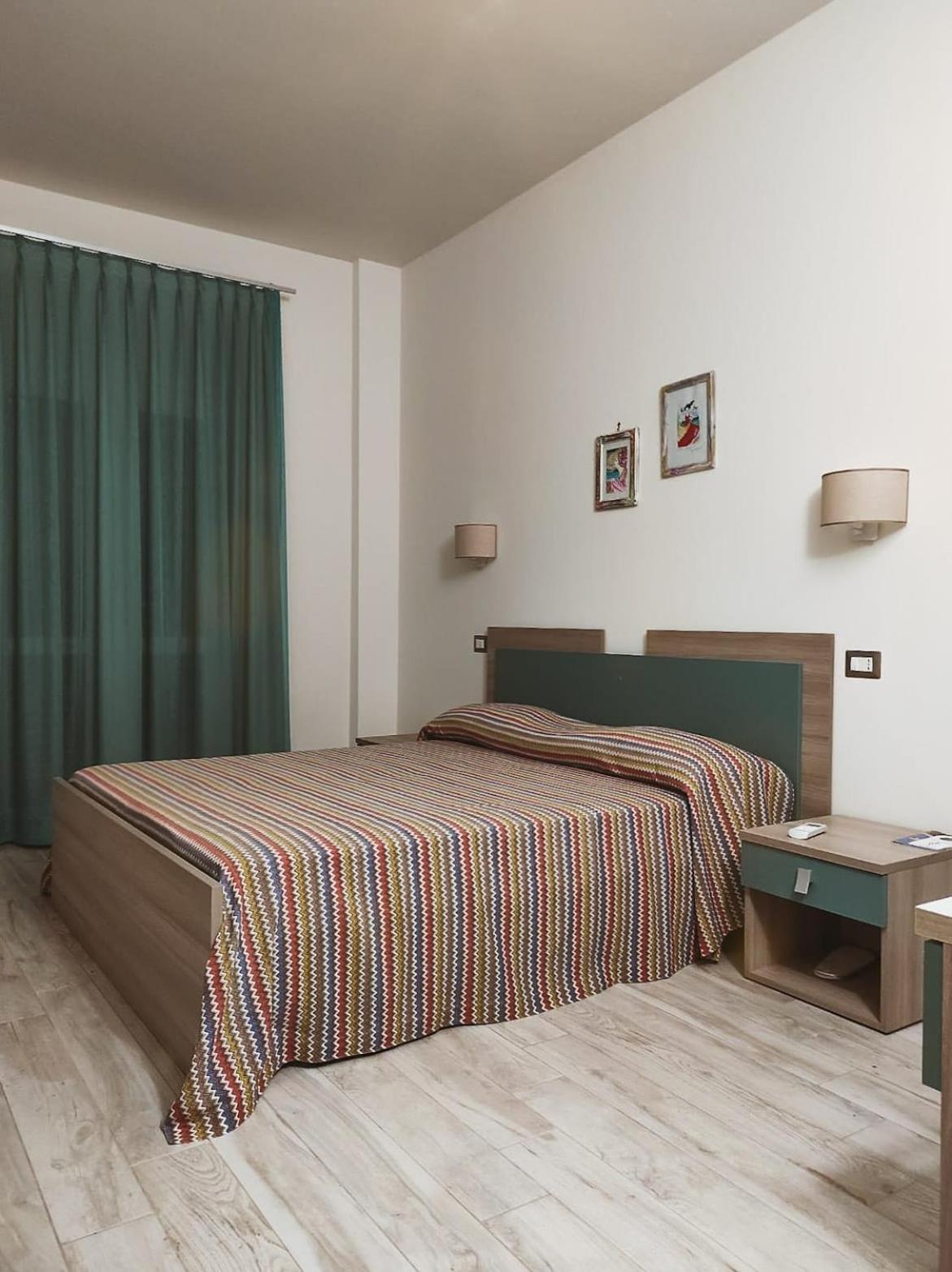 Double Room - Disability Access - Photo 2