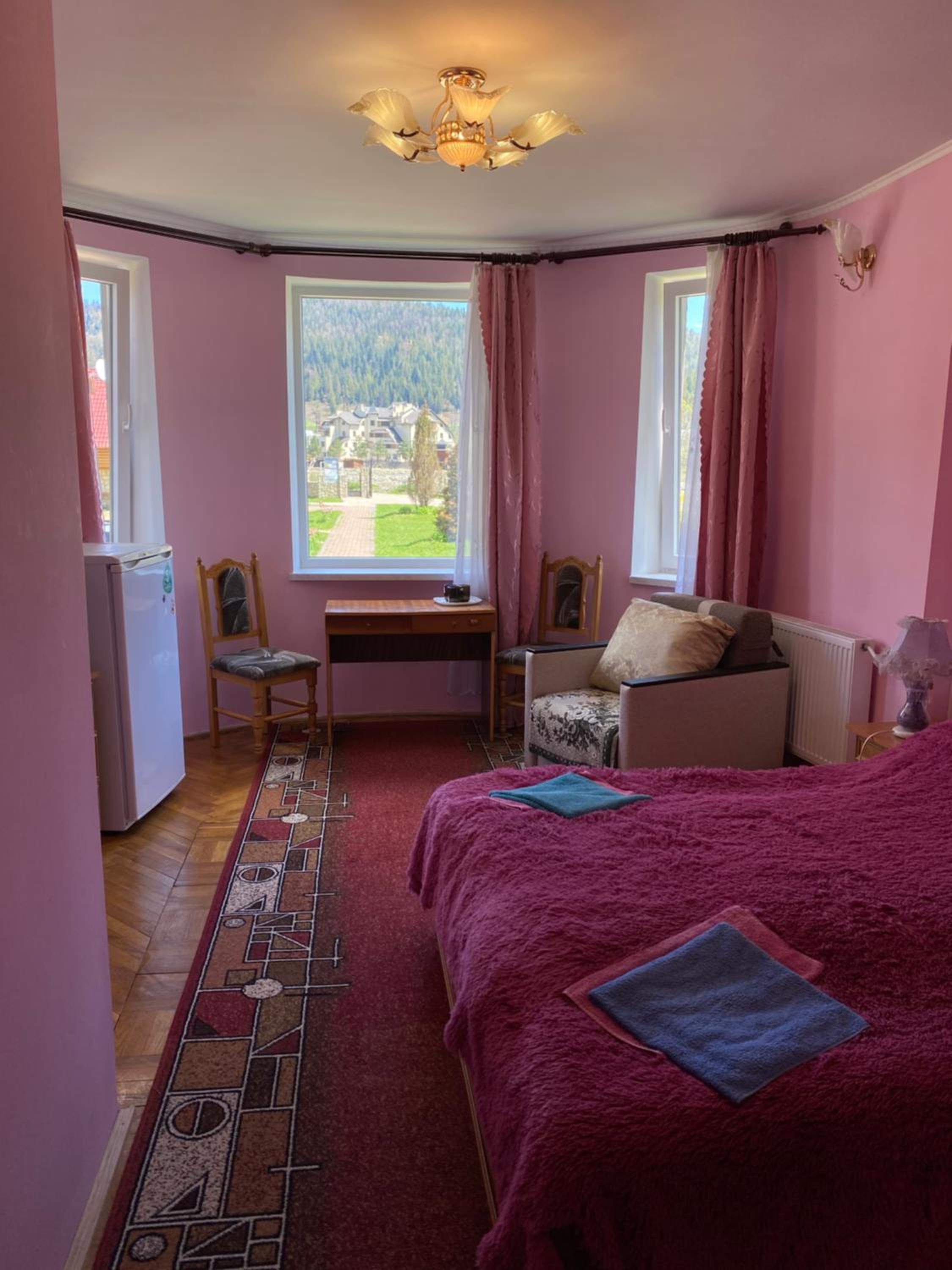 Deluxe Room (2 Adults + 1 Child)