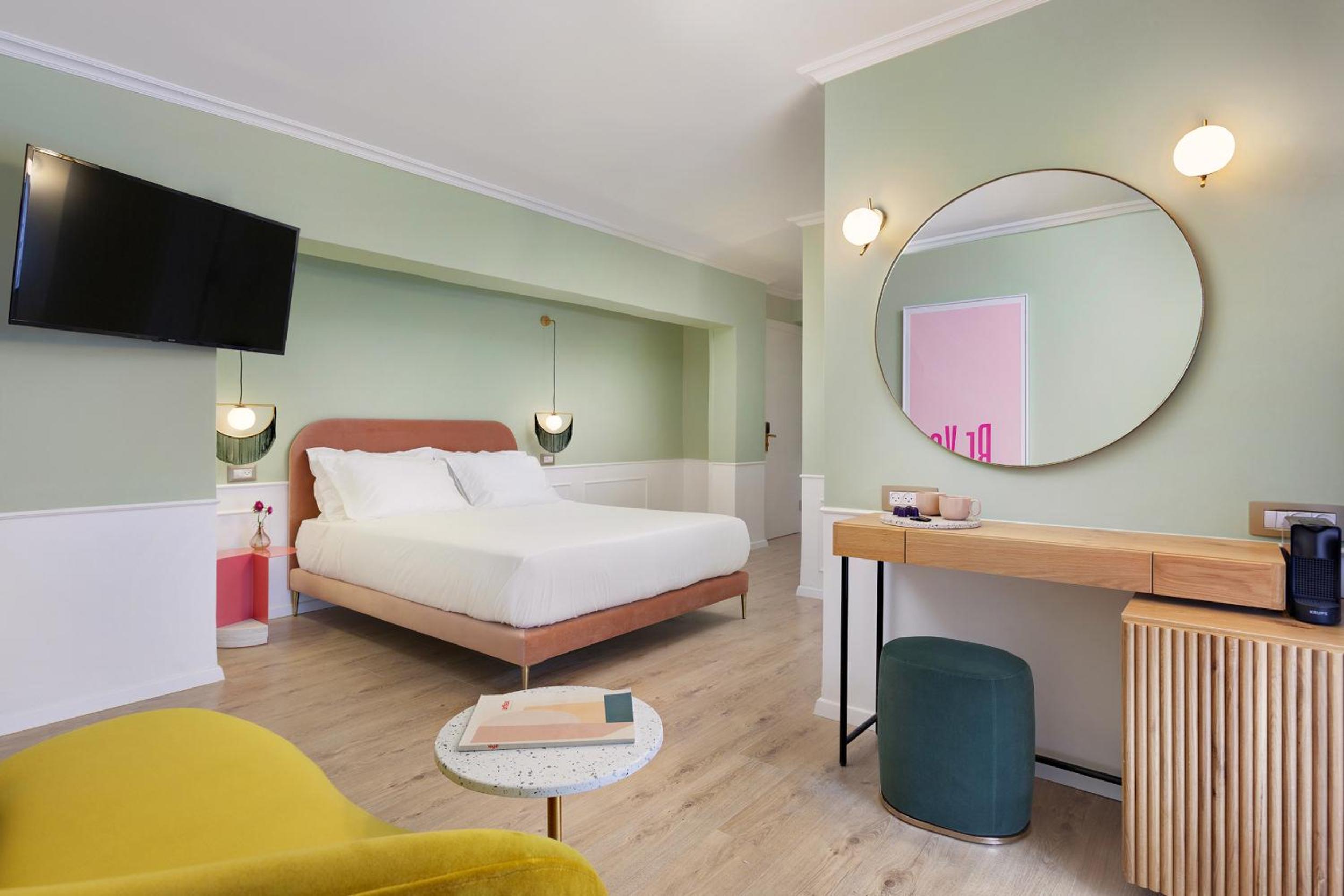Suite - Photo 2