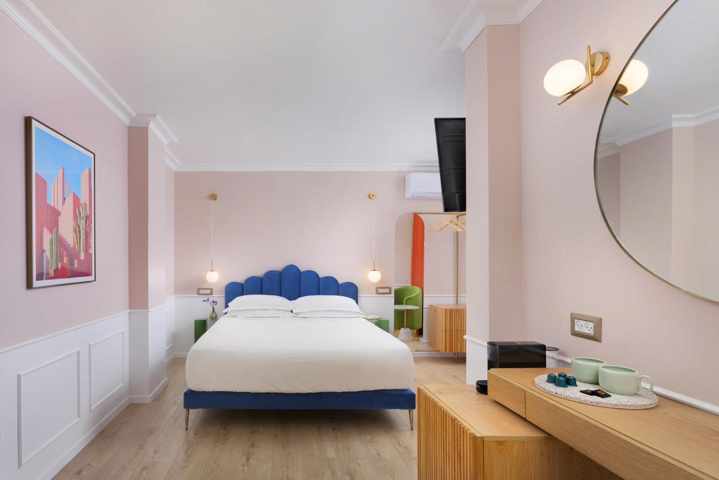Double Room - Photo 16