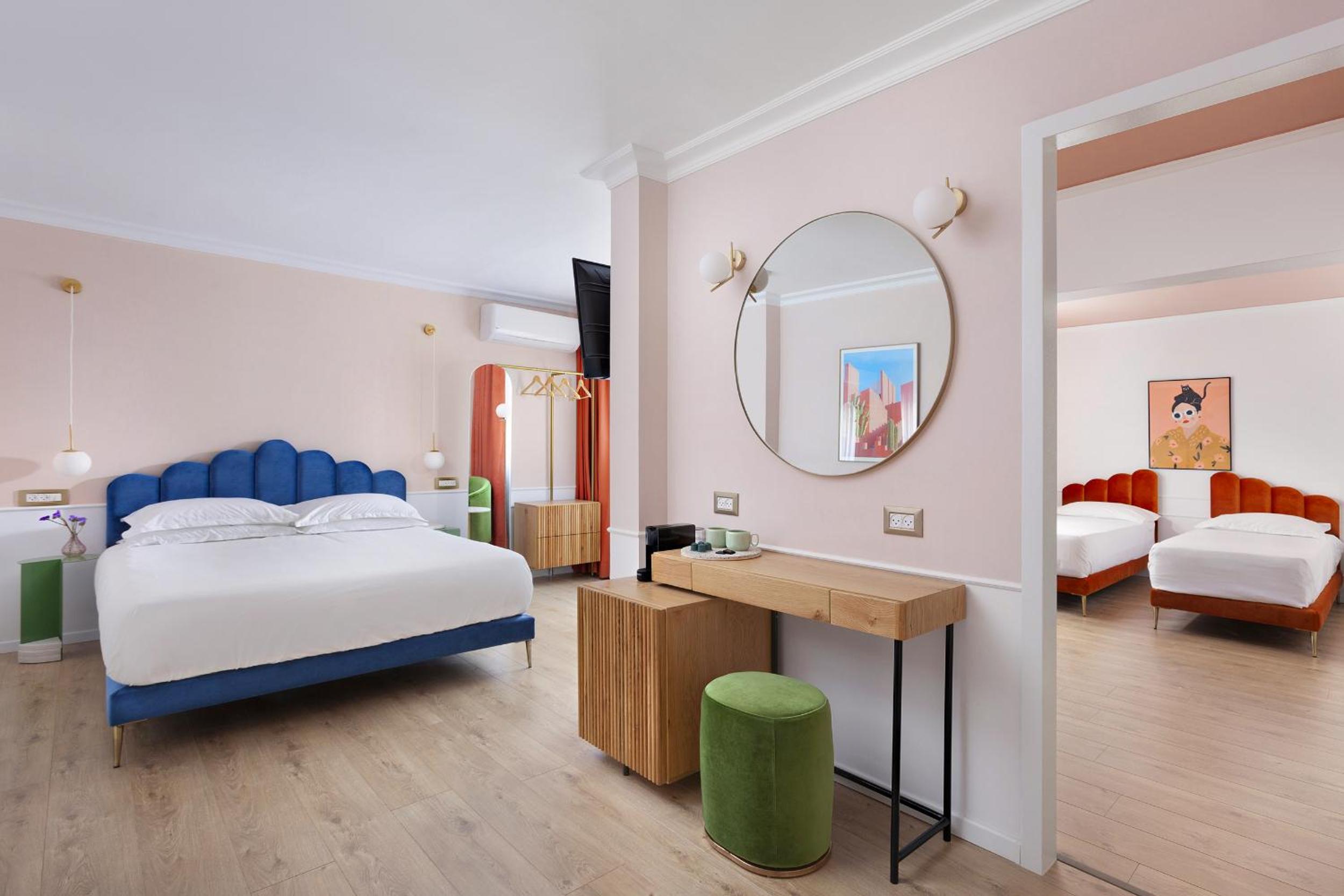 Suite - Photo 13