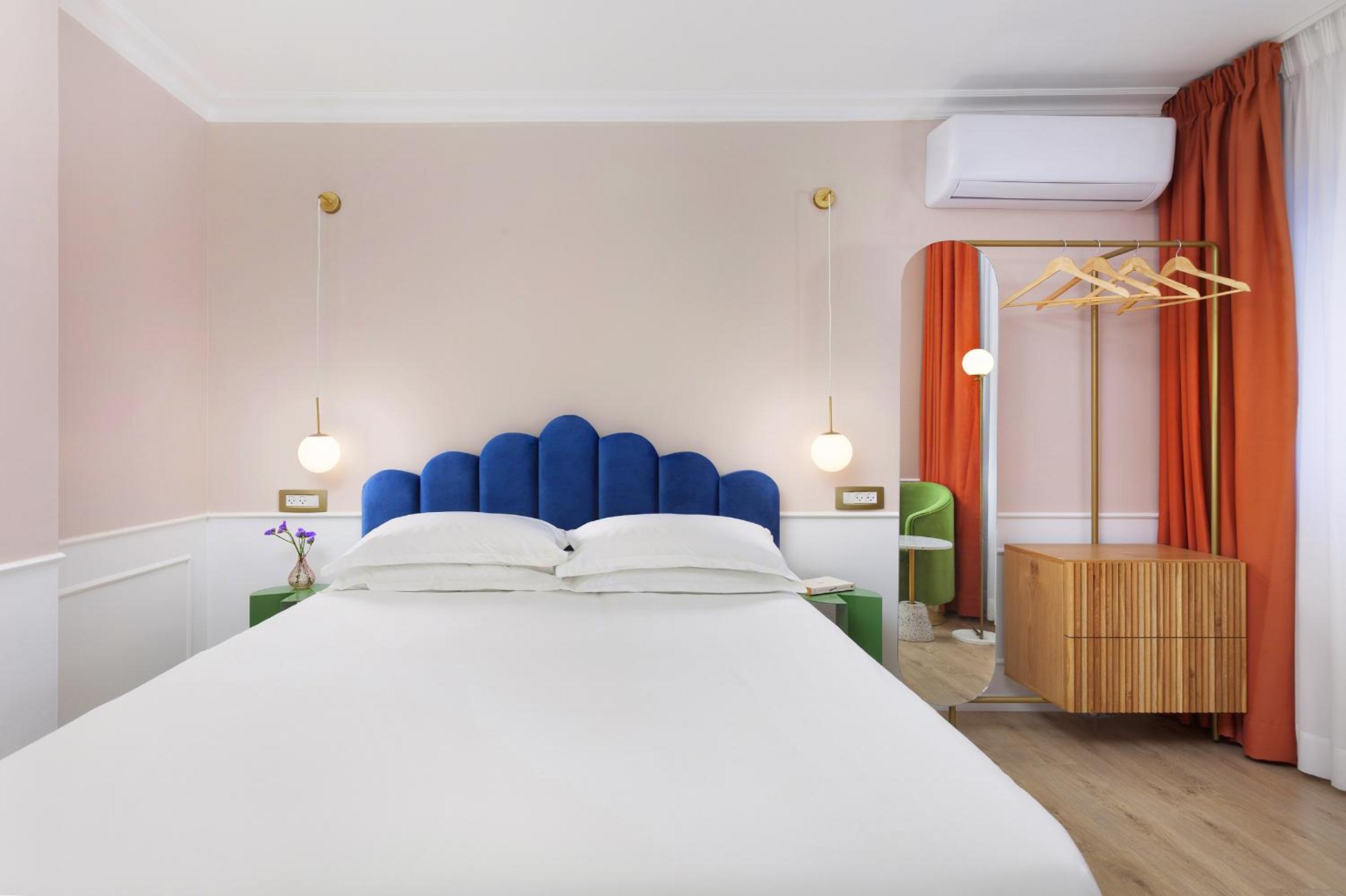 Suite - Photo 14