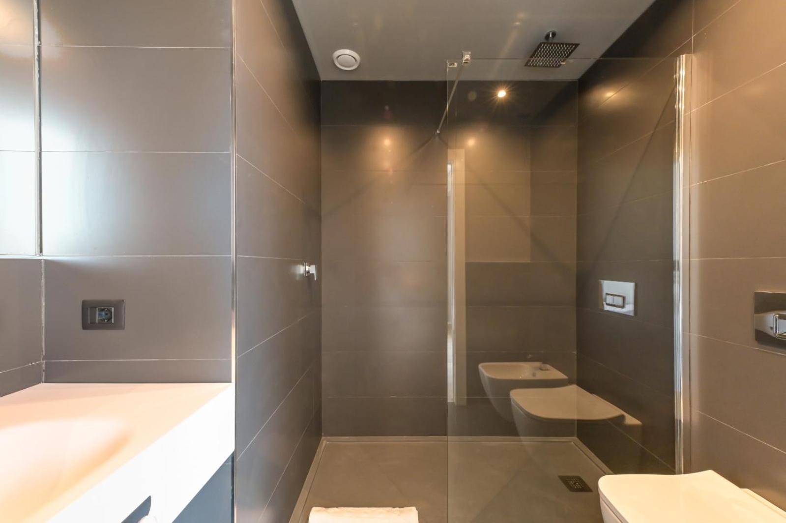 Double or Twin Room with Sea View - Photo 7