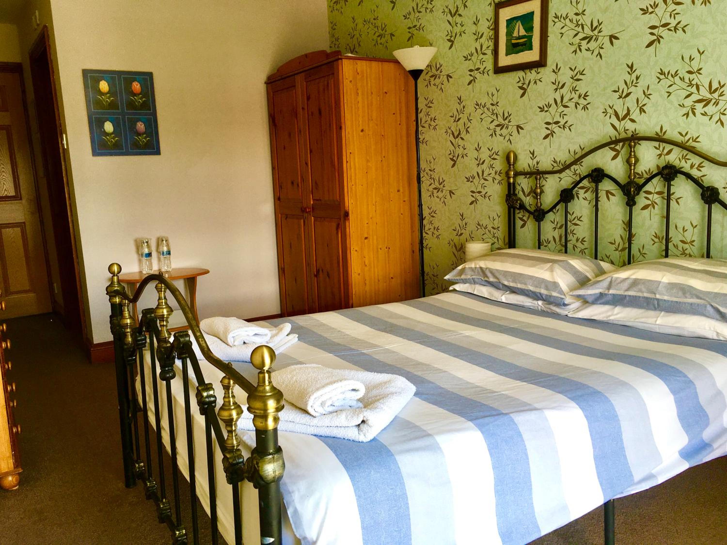 Double Room with Private Bathroom - Photo 3