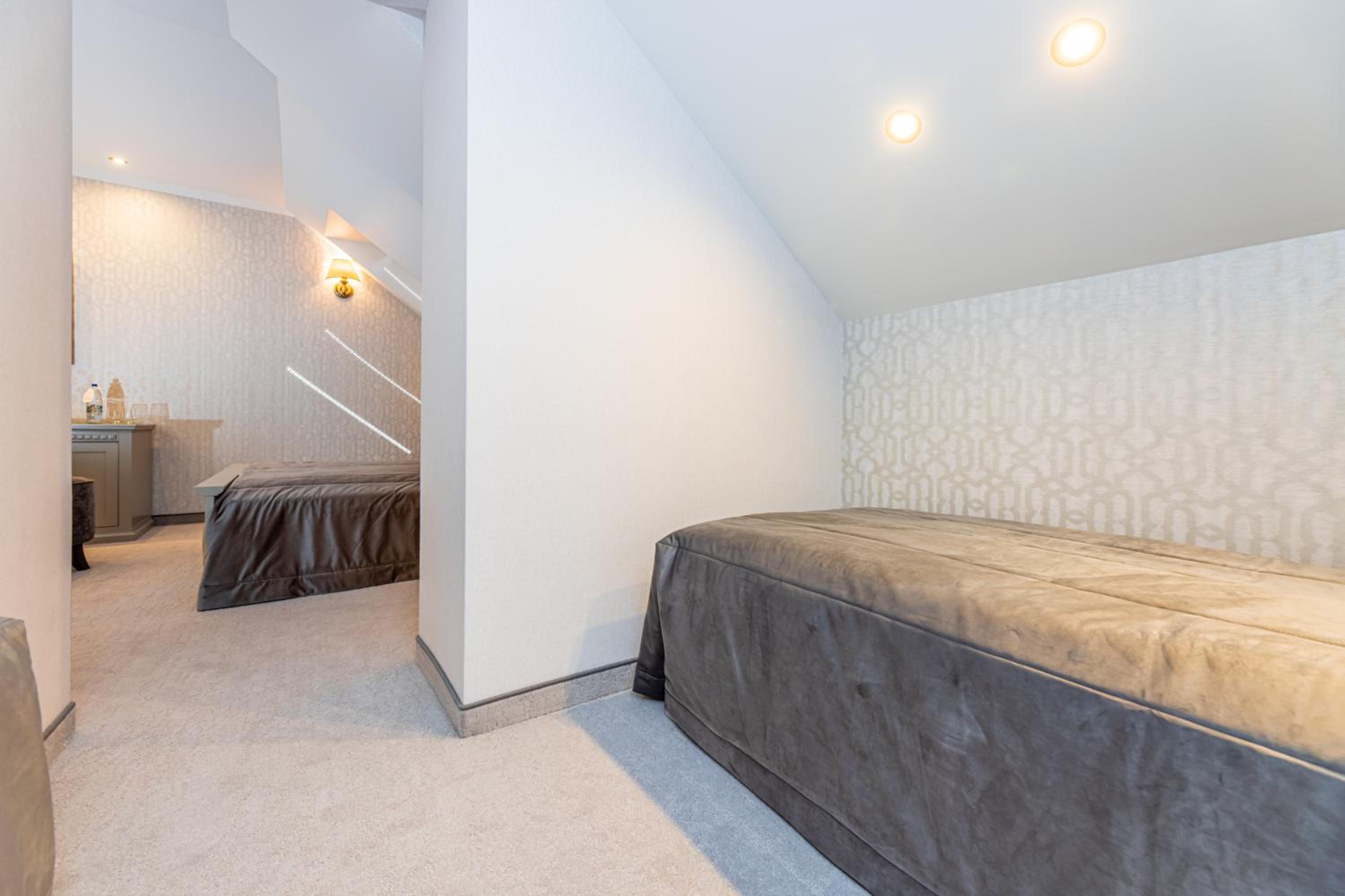 Family Room - Photo 43
