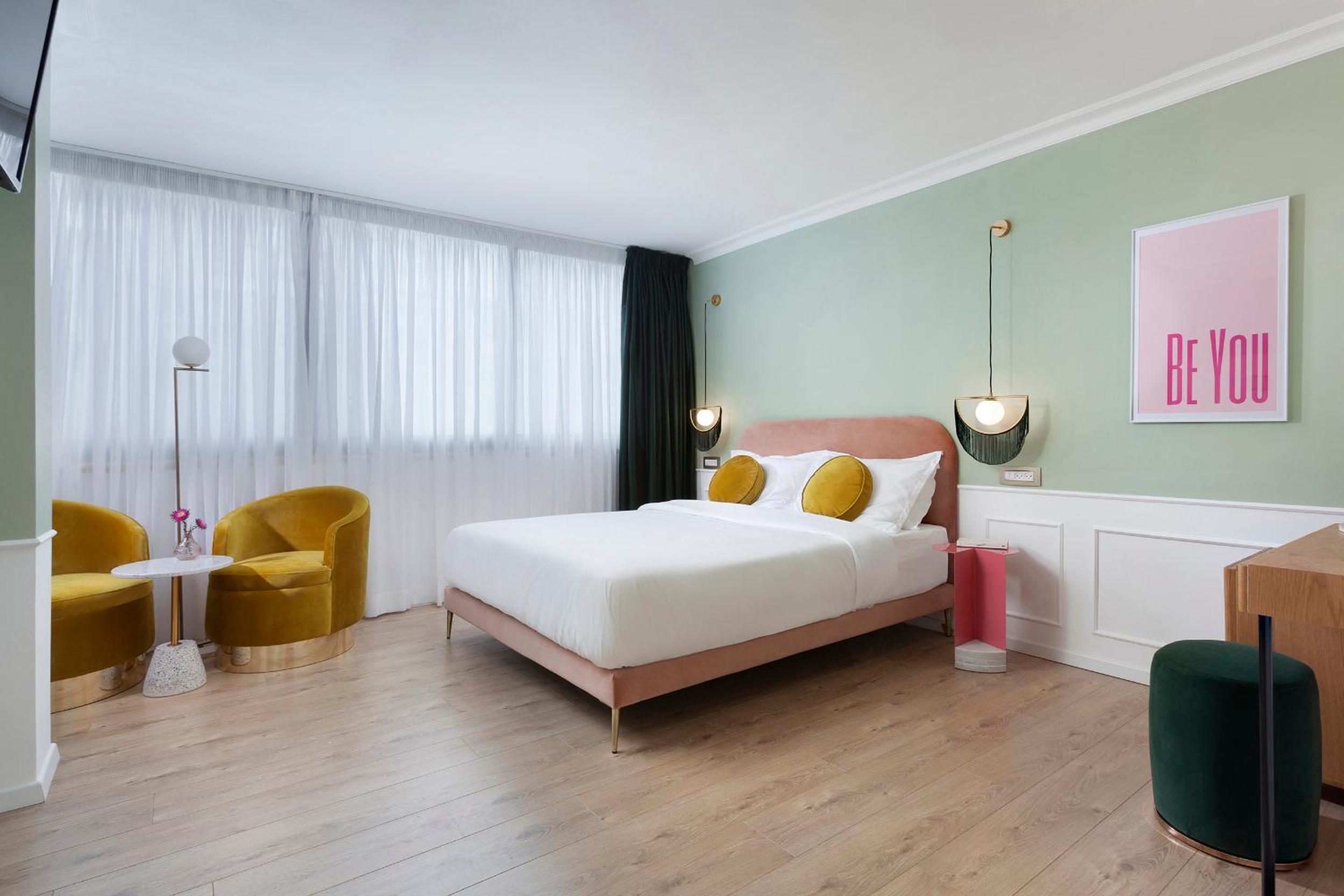 Double Room - Photo 12