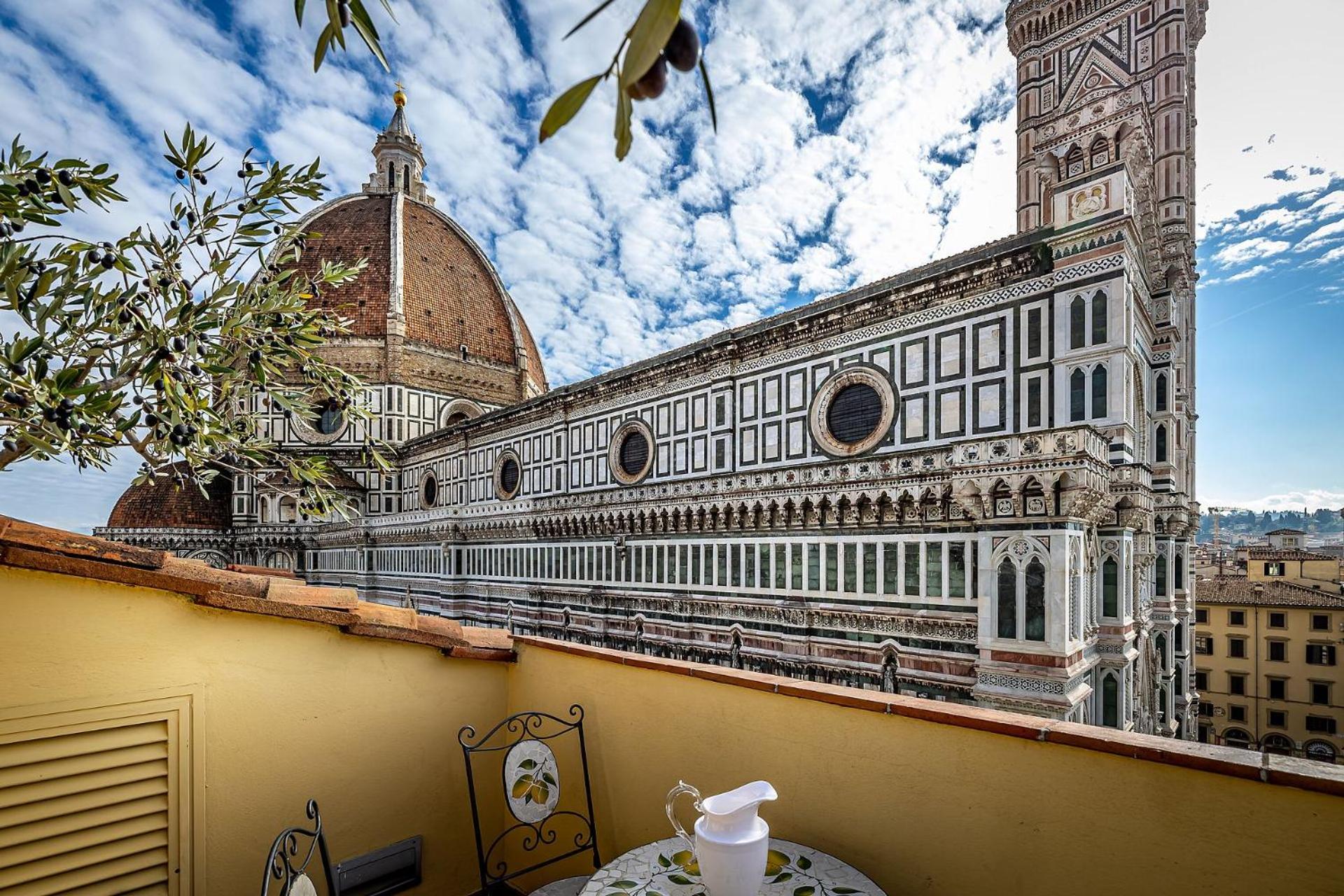 3-bedroom apartment with Dome Dome, Baptistery and Campanile view photo 3