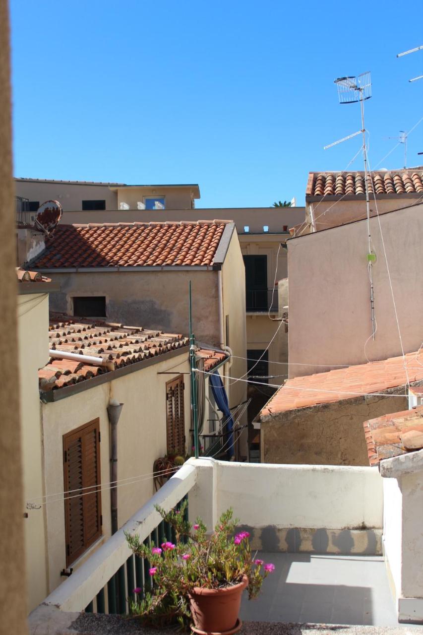 Apartment with Terrace photo 3