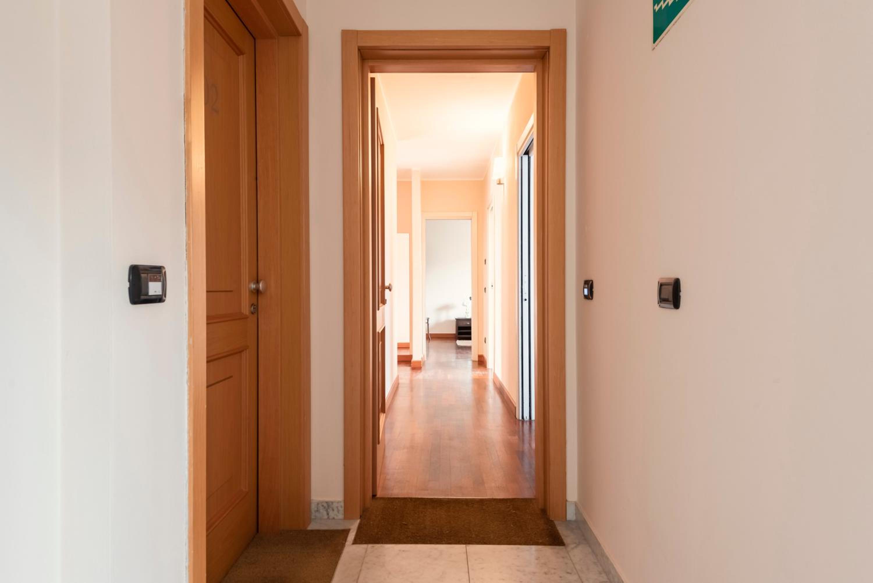 Two-Bedroom Apartment with Sea View - Photo 7