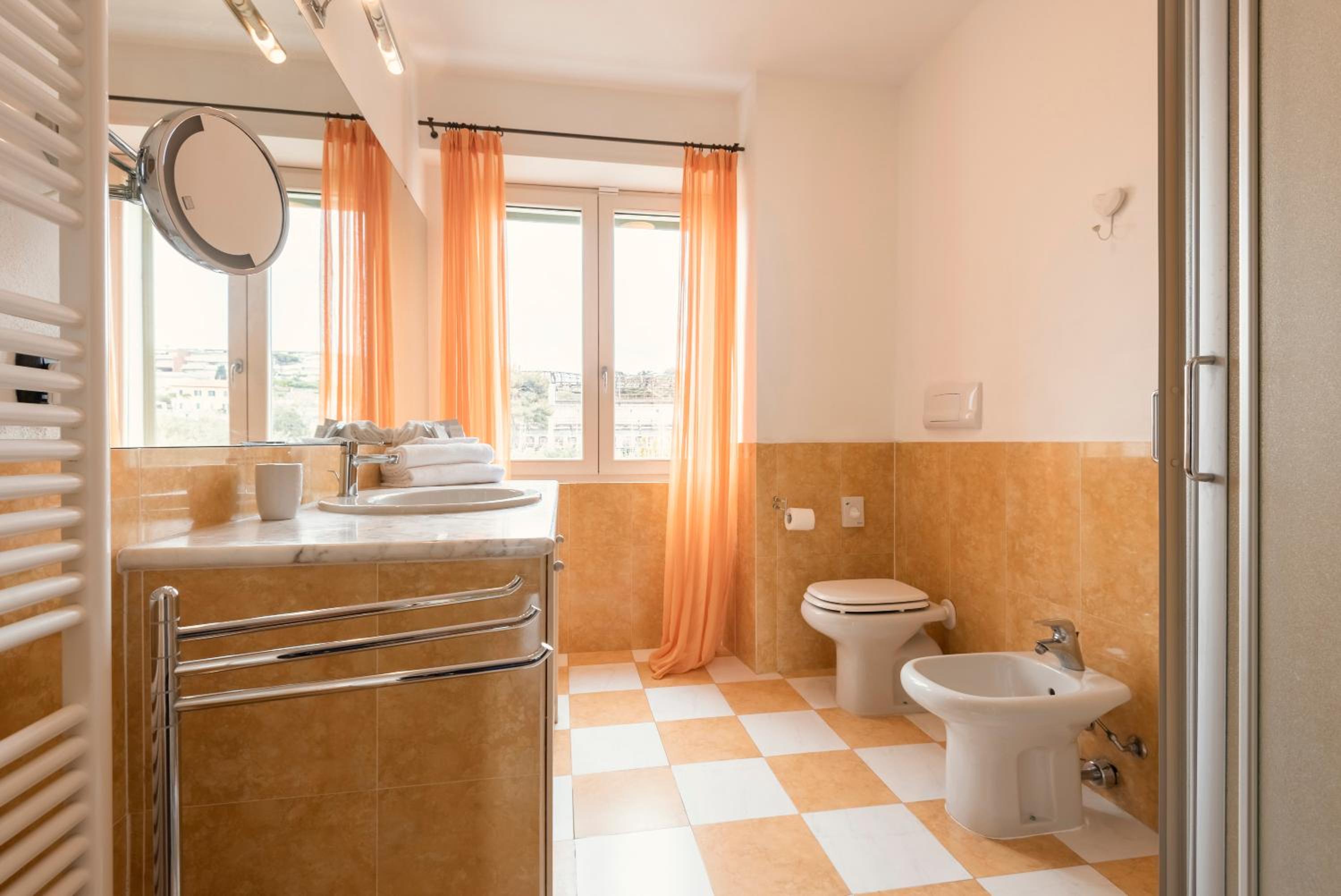 Two-Bedroom Apartment with Sea View - Photo 11