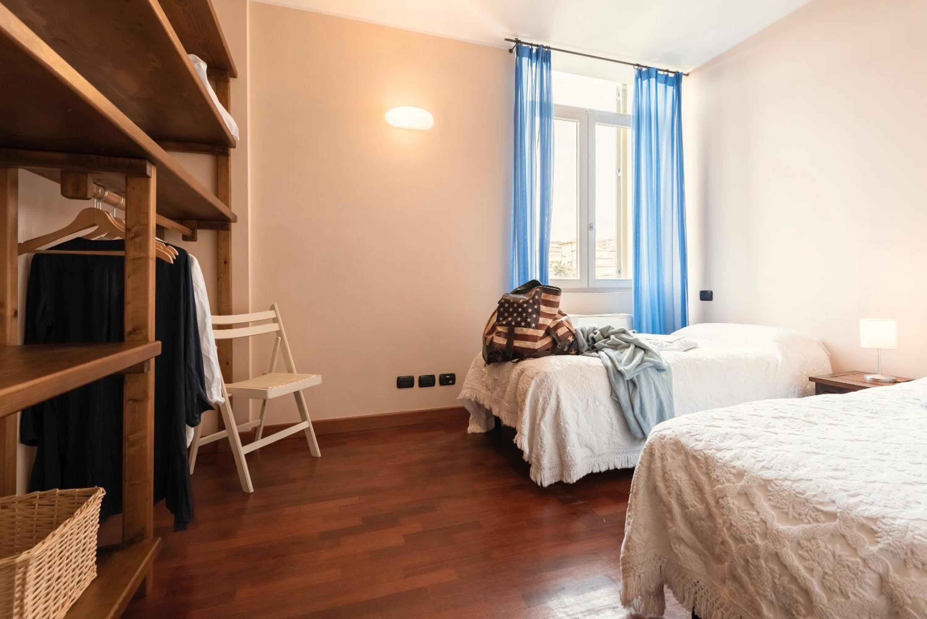 Two-Bedroom Apartment with Sea View - Photo 4