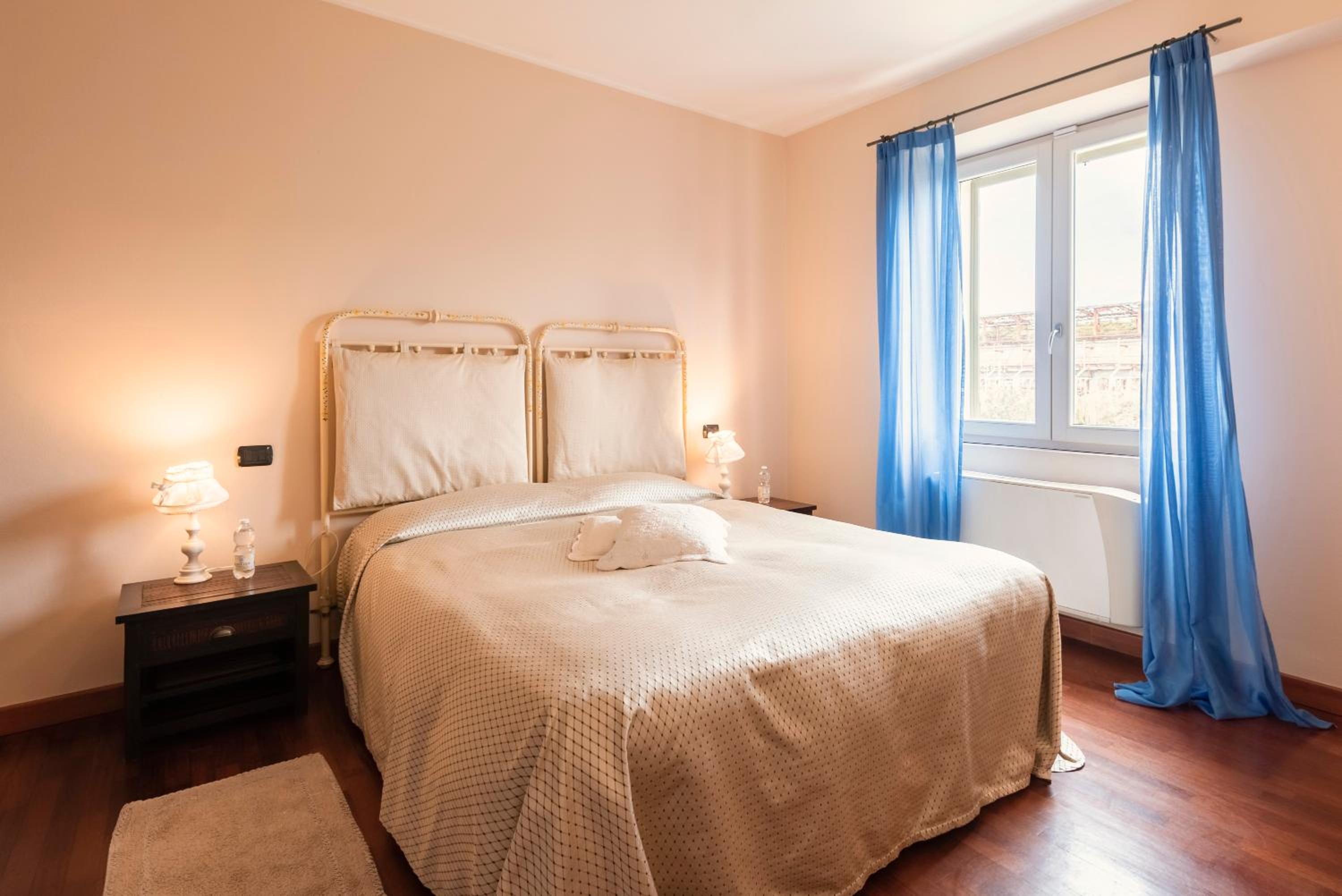 Two-Bedroom Apartment with Sea View - Photo 5