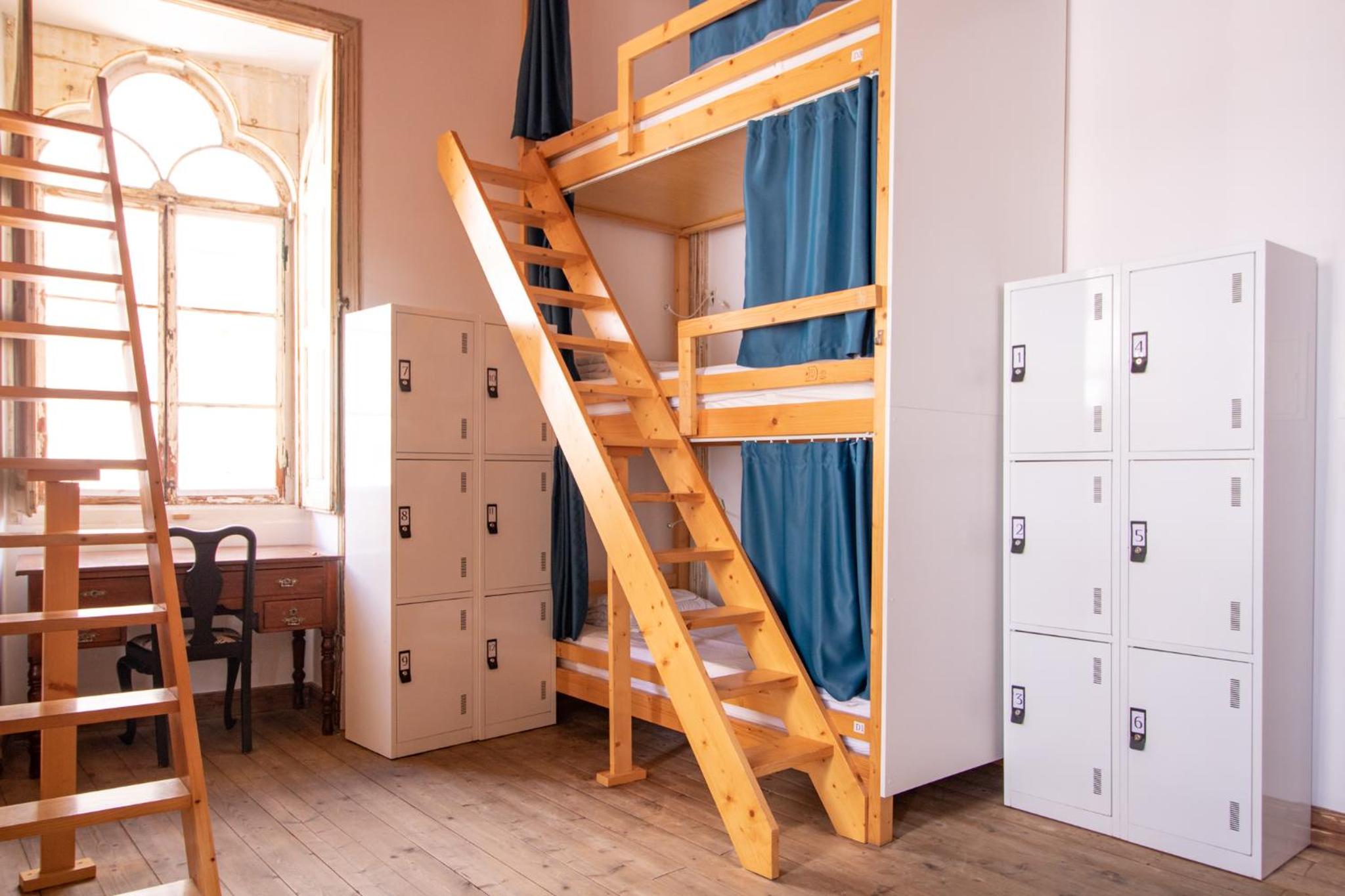 Bed in 6-Bed Mixed Dormitory Room photo 1