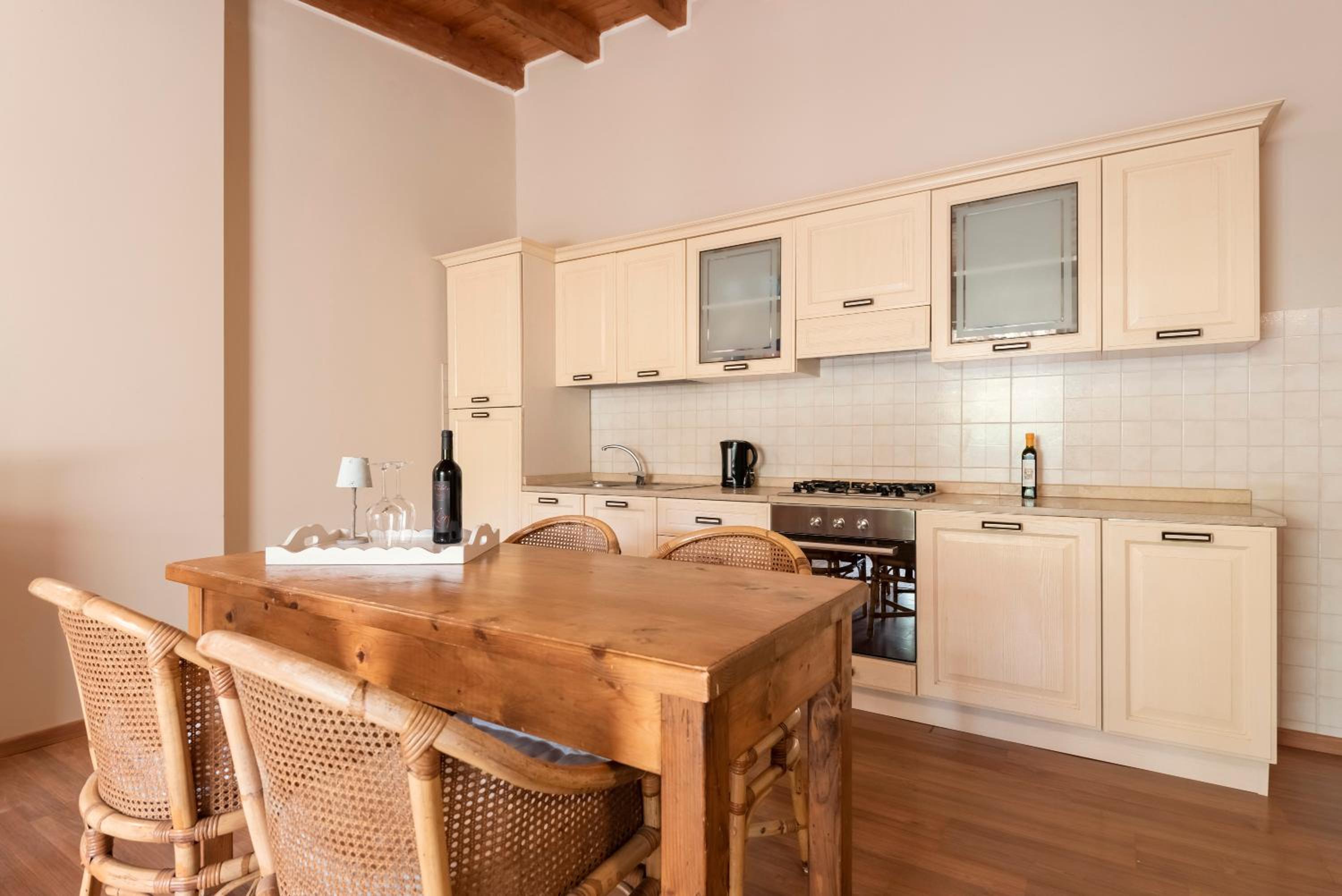 One-Bedroom Apartment - Photo 8