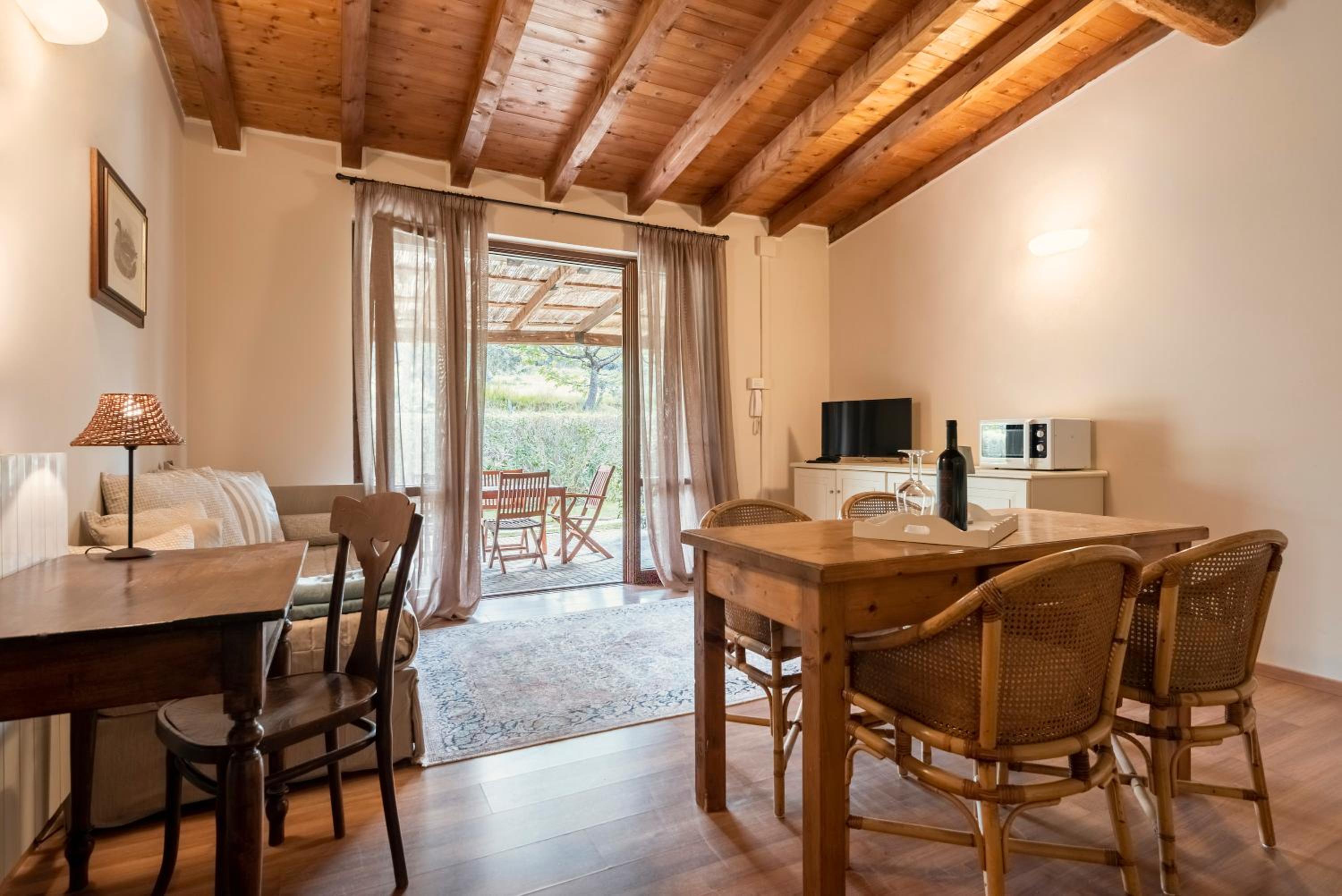 One-Bedroom Apartment - Photo 11