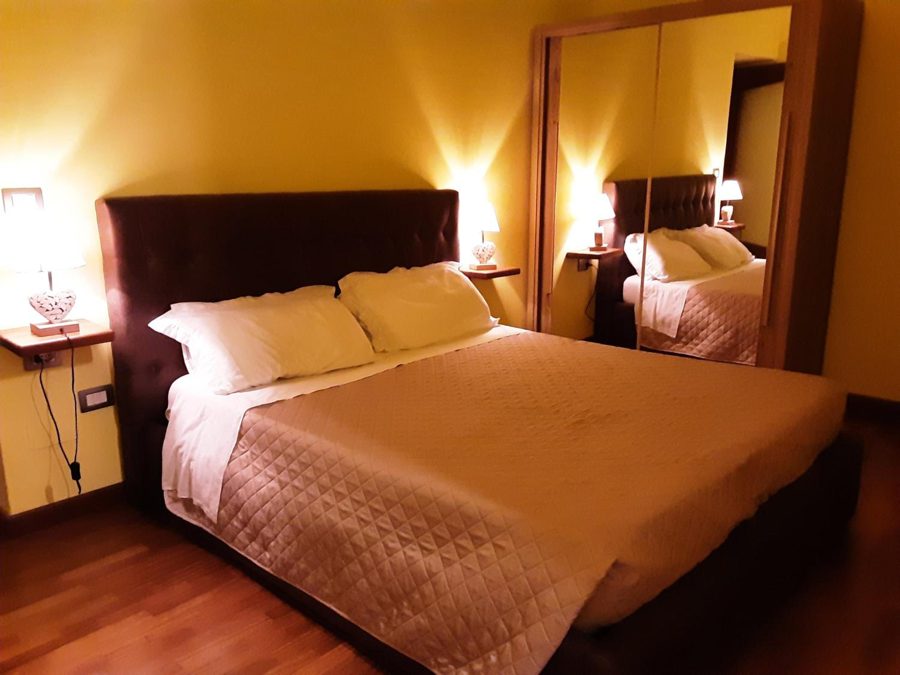 Double Room - Photo 5