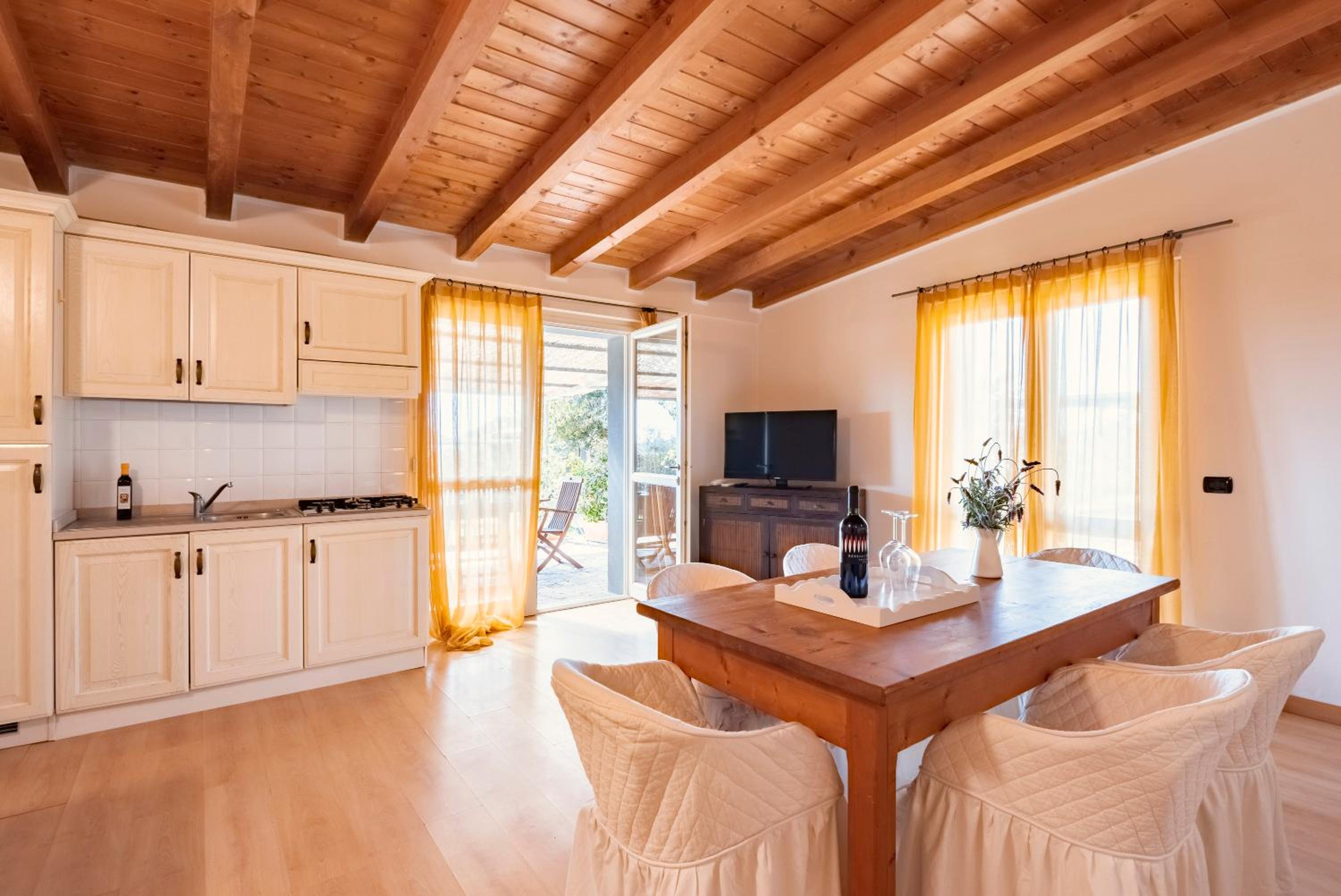Two-Bedroom Apartment with Sea View - Photo 17