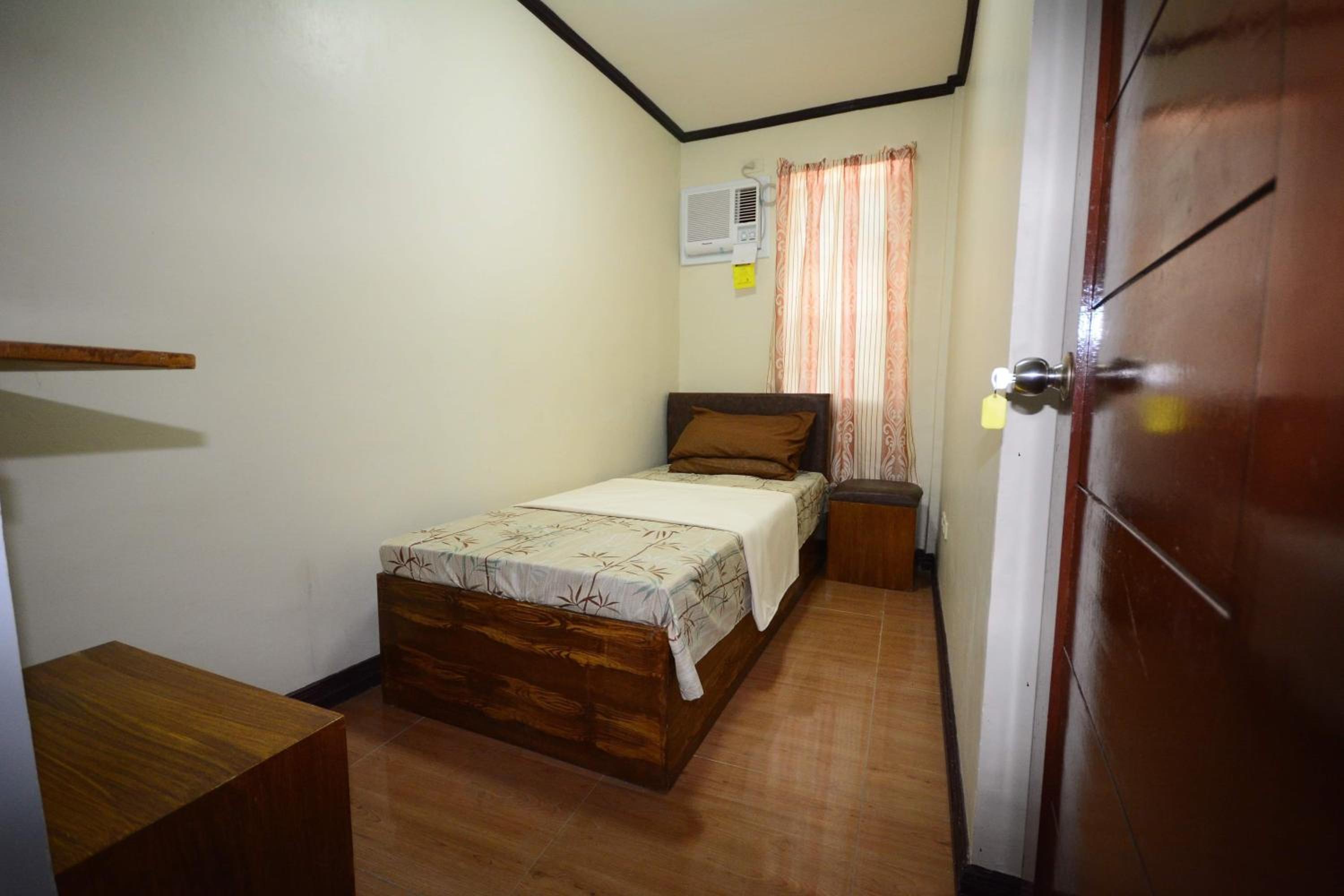 Single Room photo 2