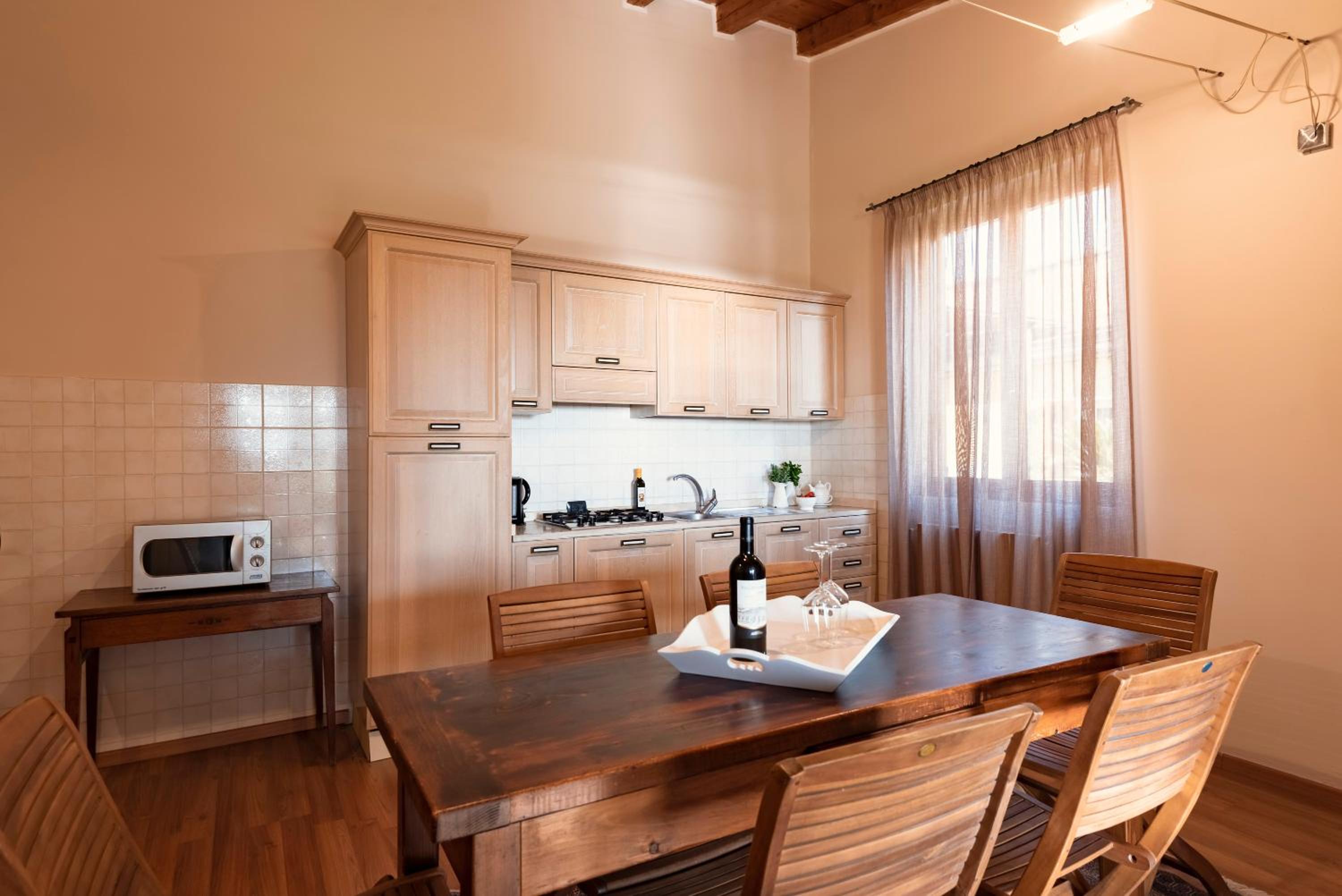 Two-Bedroom Apartment with Sea View - Photo 4