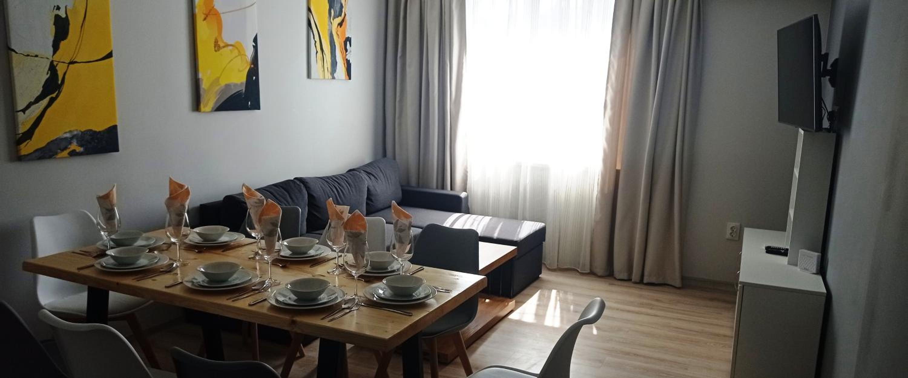 Three-Bedroom Apartment with Balcony photo 1