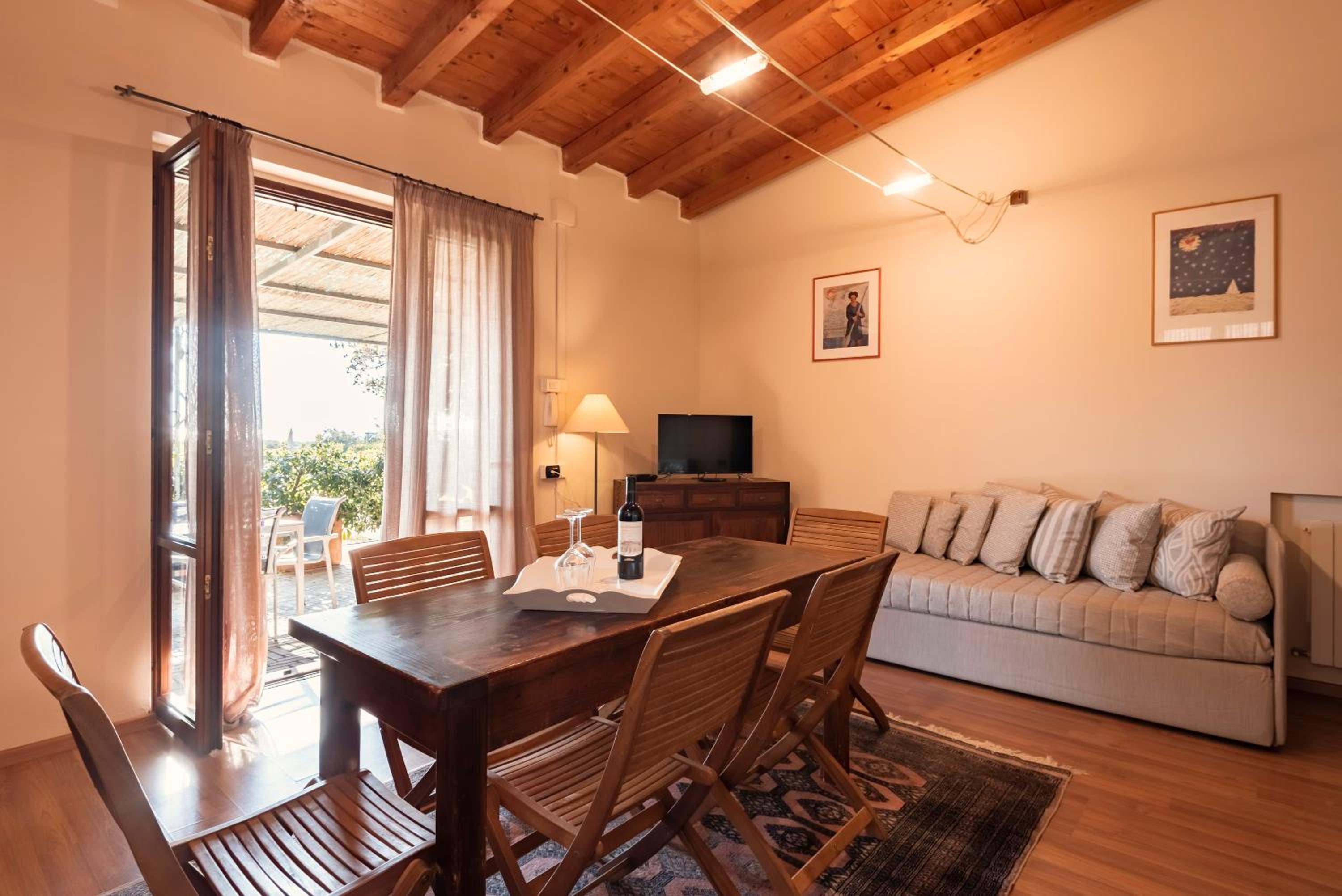 Two-Bedroom Apartment with Sea View - Photo 2