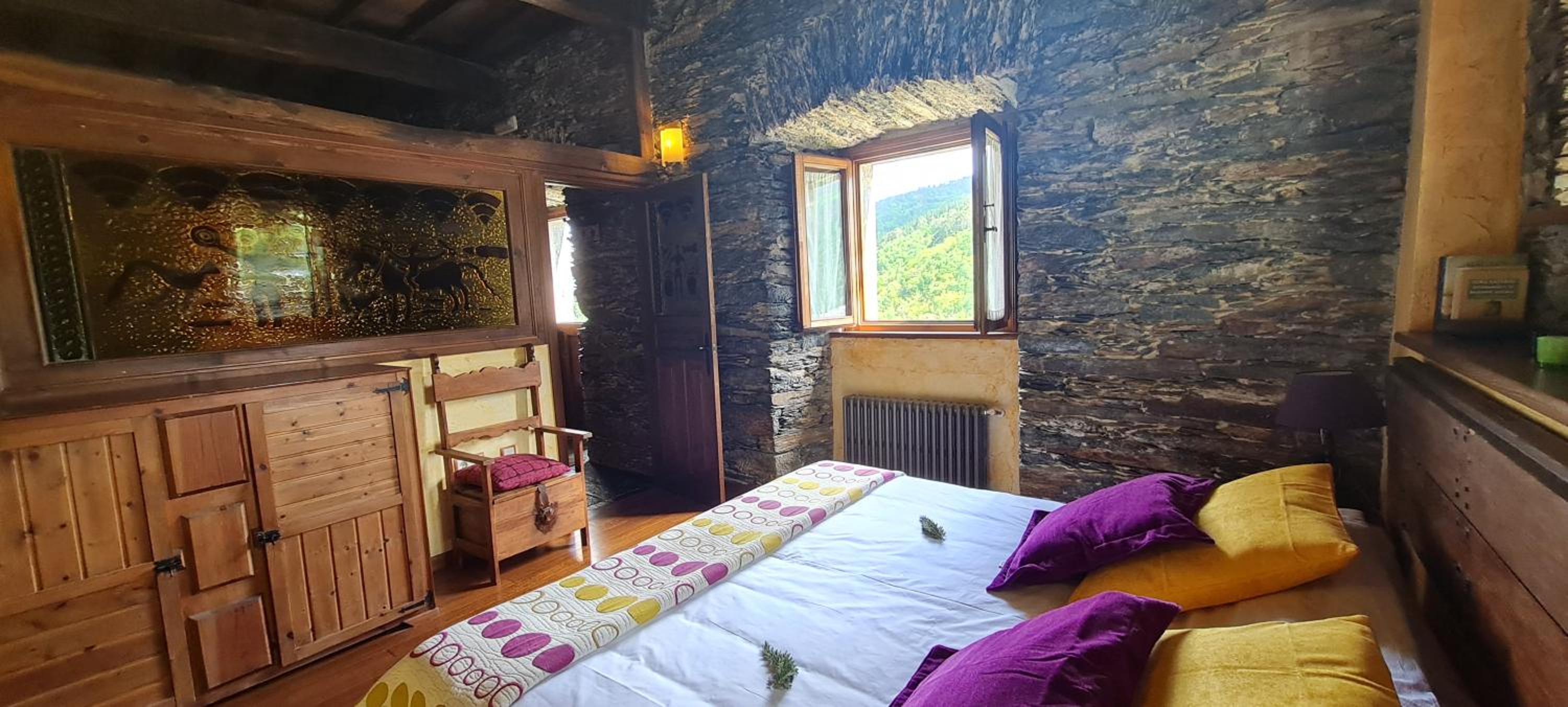 Deluxe One-Bedroom Apartment with Garden View photo 3