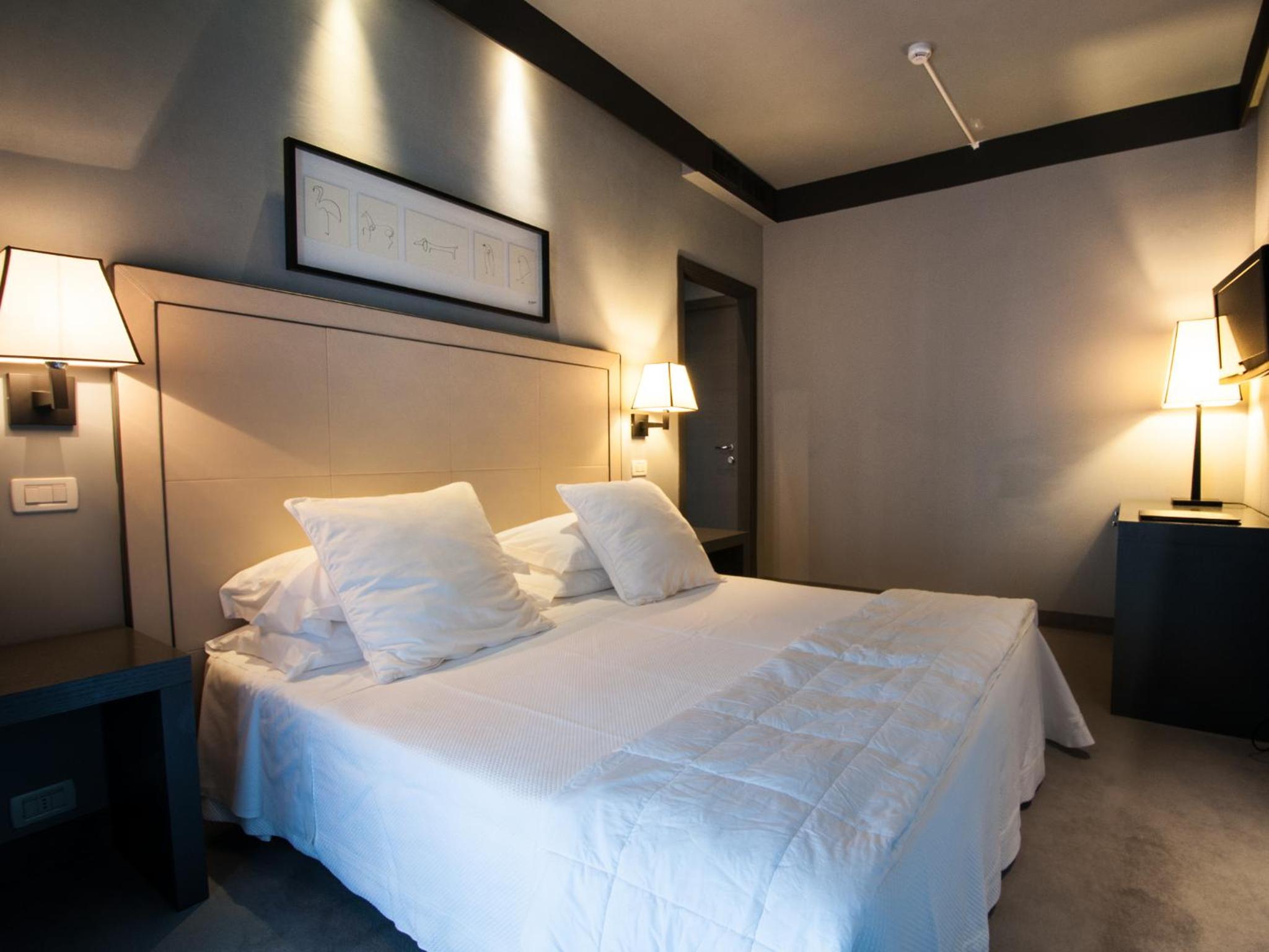 Superior Double Room with Balcony - Photo 2