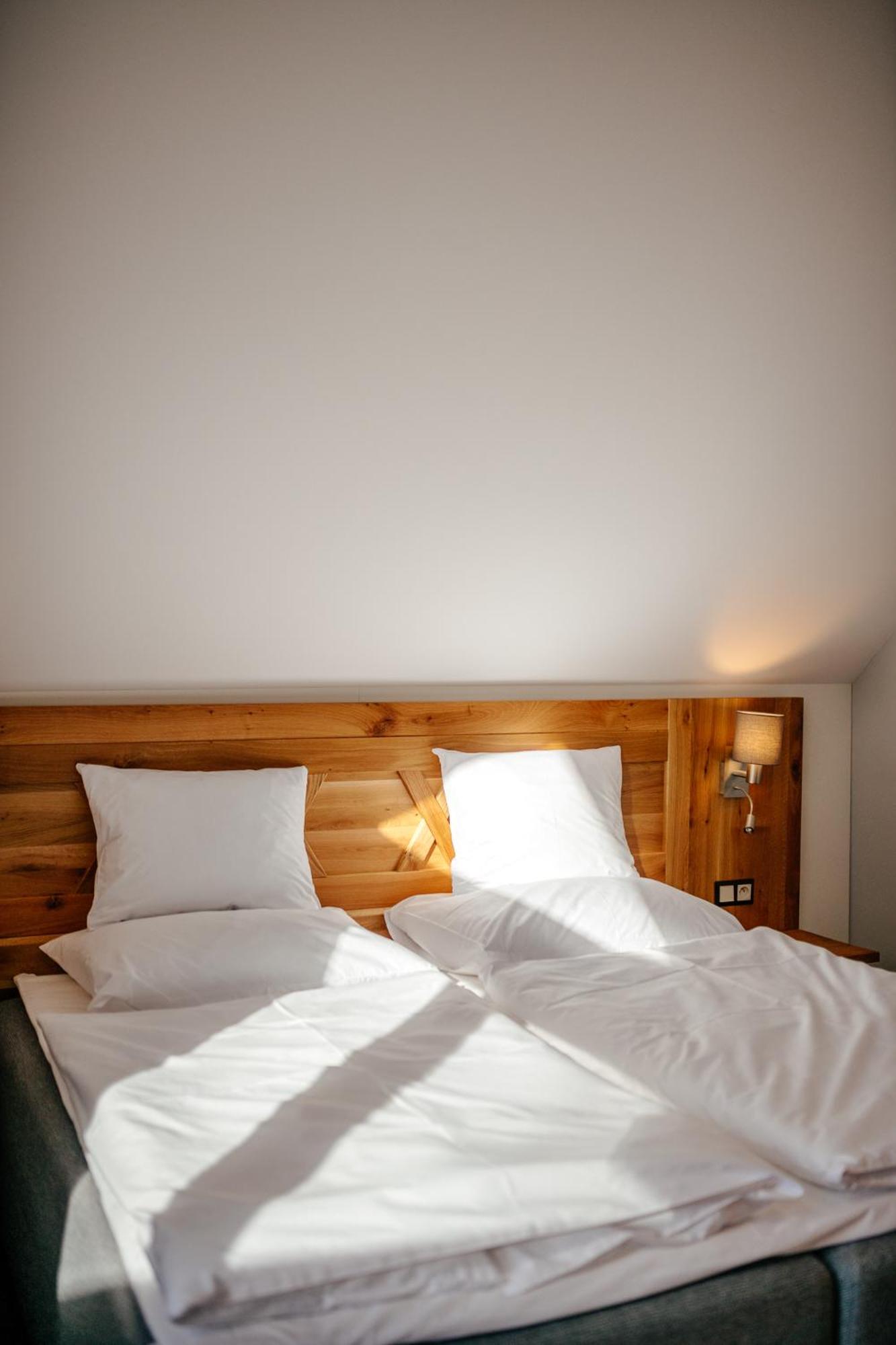 Standard Double Room - Photo 3