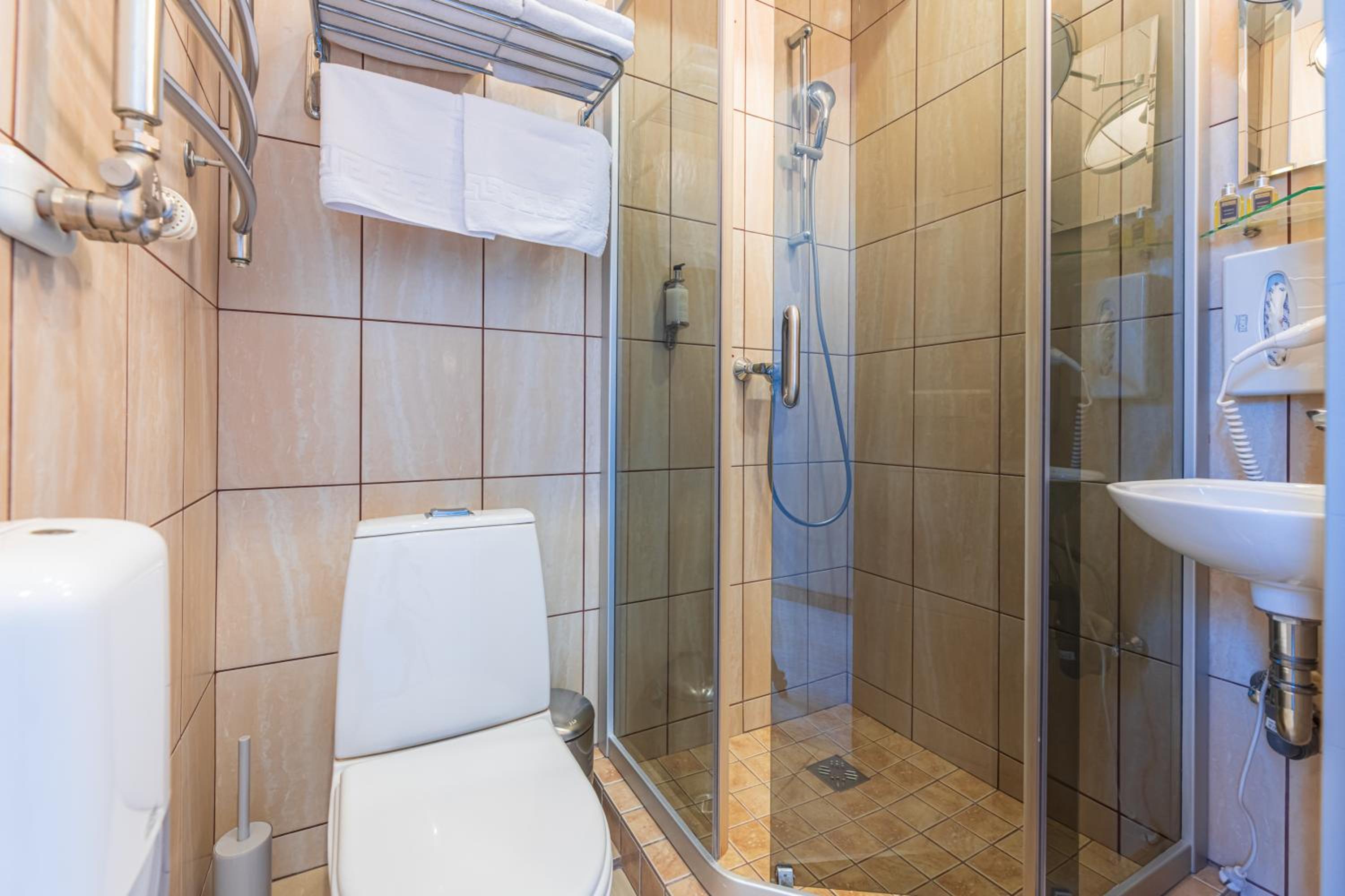 Standard Room - Photo 11