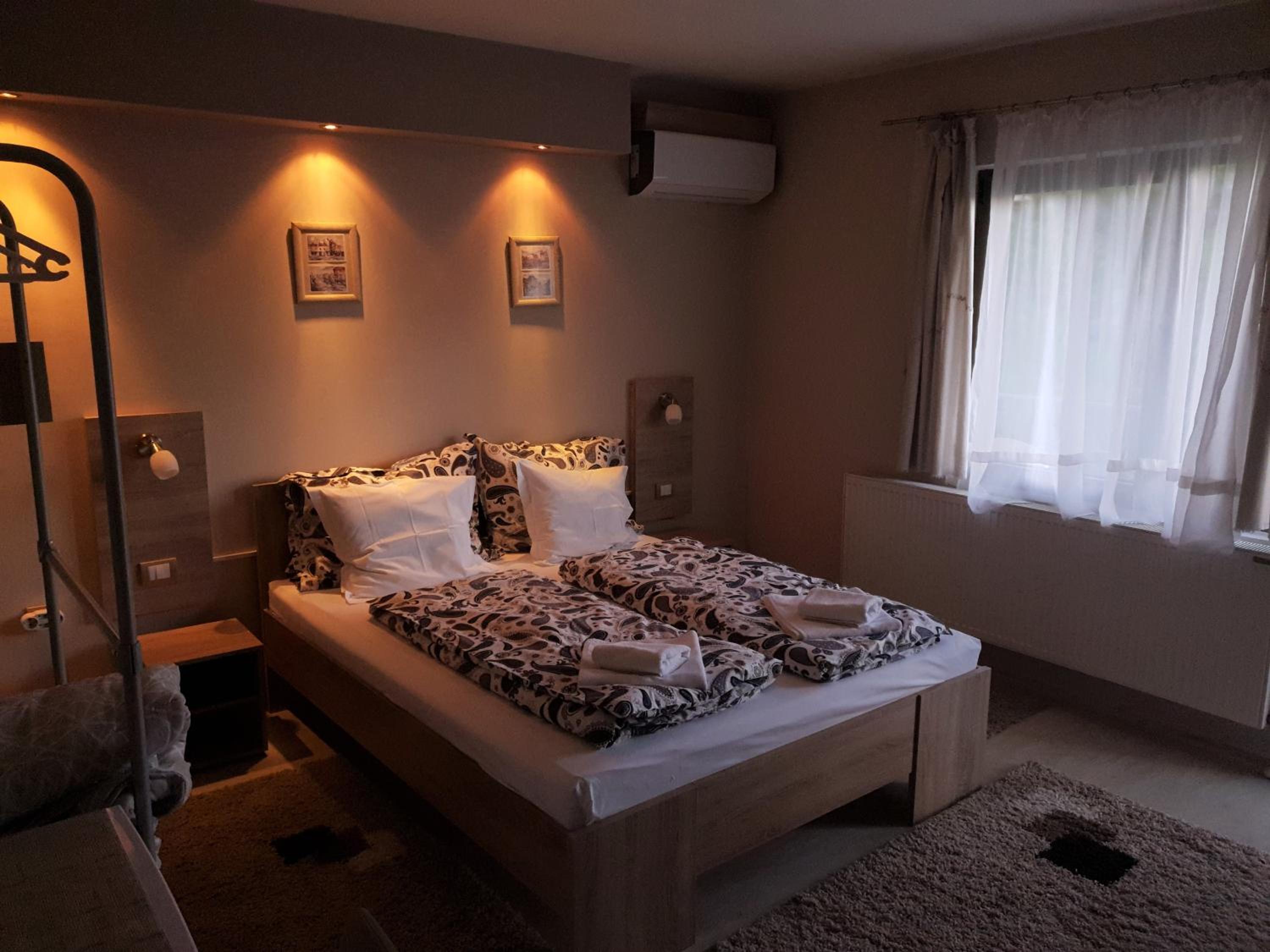 Deluxe Double Room with Balcony photo 2