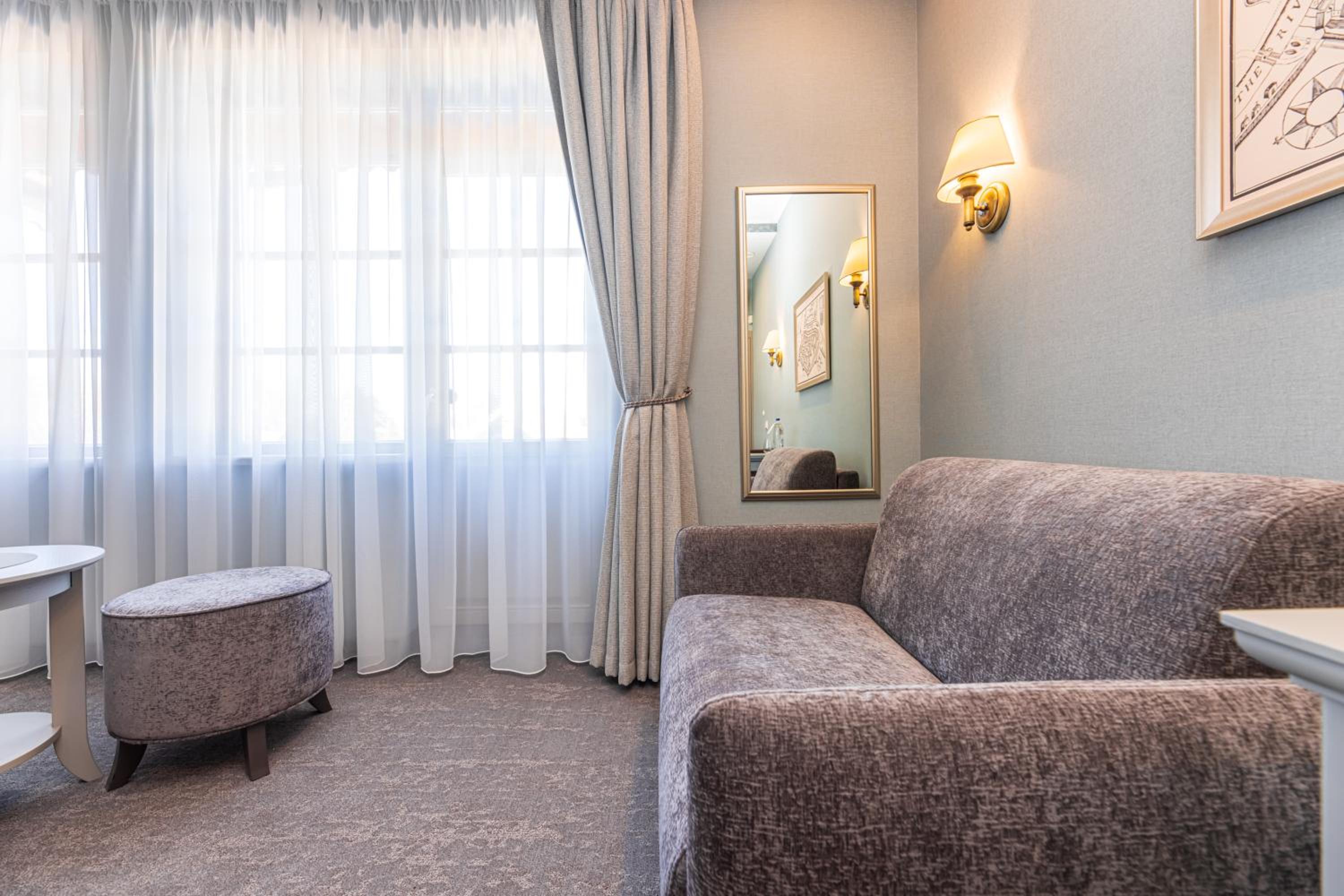 Premium Room with Balcony and Sofa - Photo 2