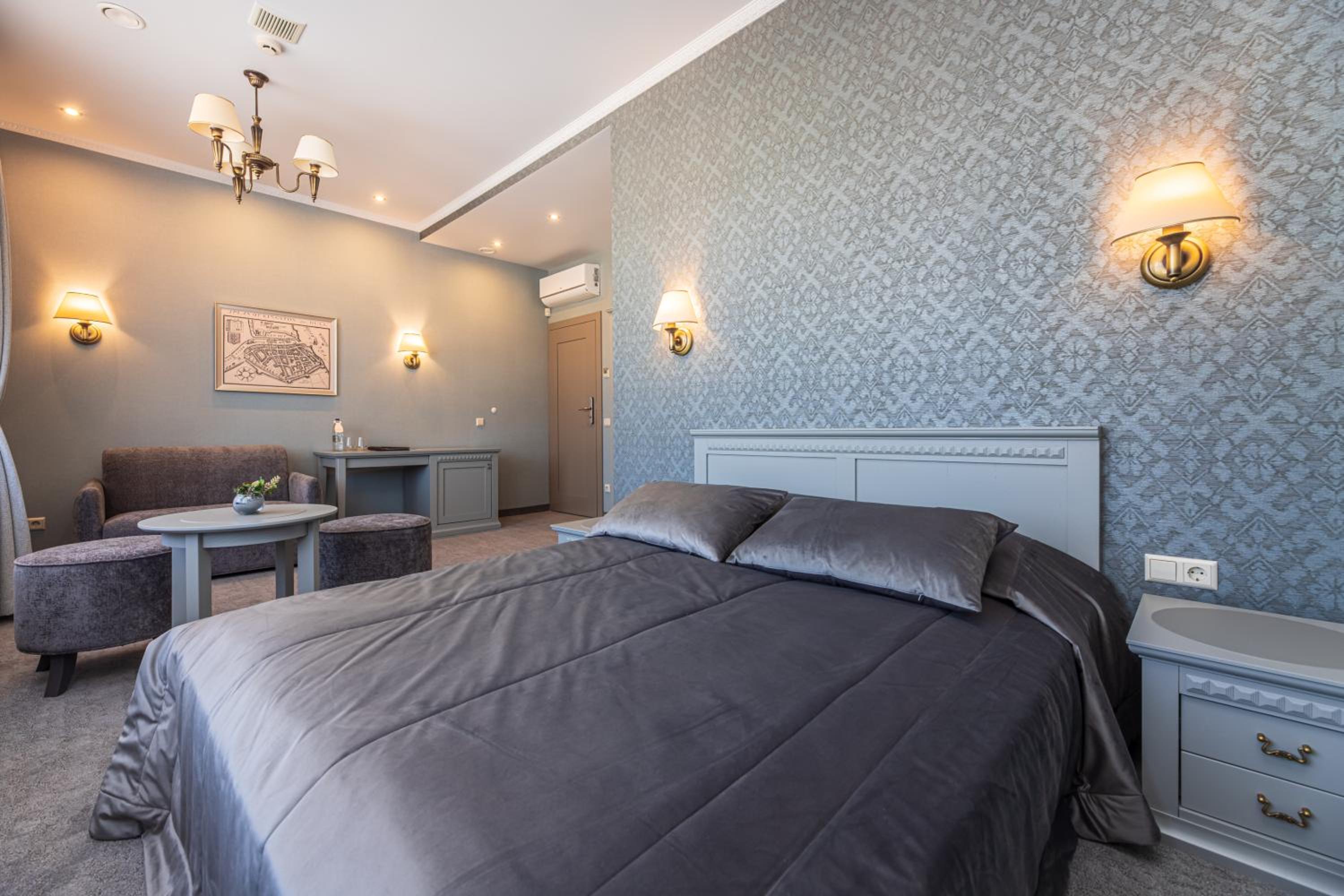 Premium Room with Balcony and Sofa - Photo 27
