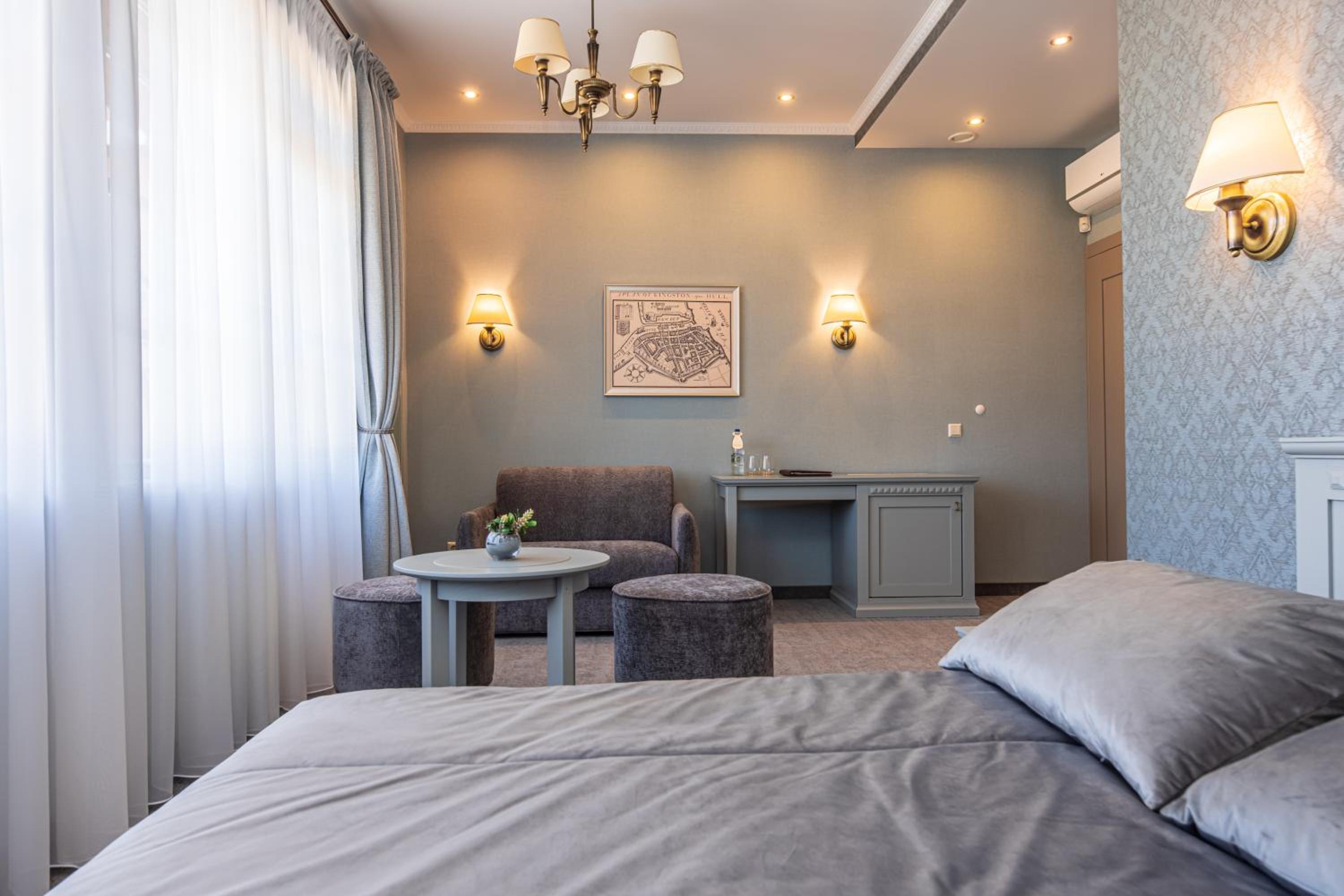 Premium Room with Balcony and Sofa - Photo 28