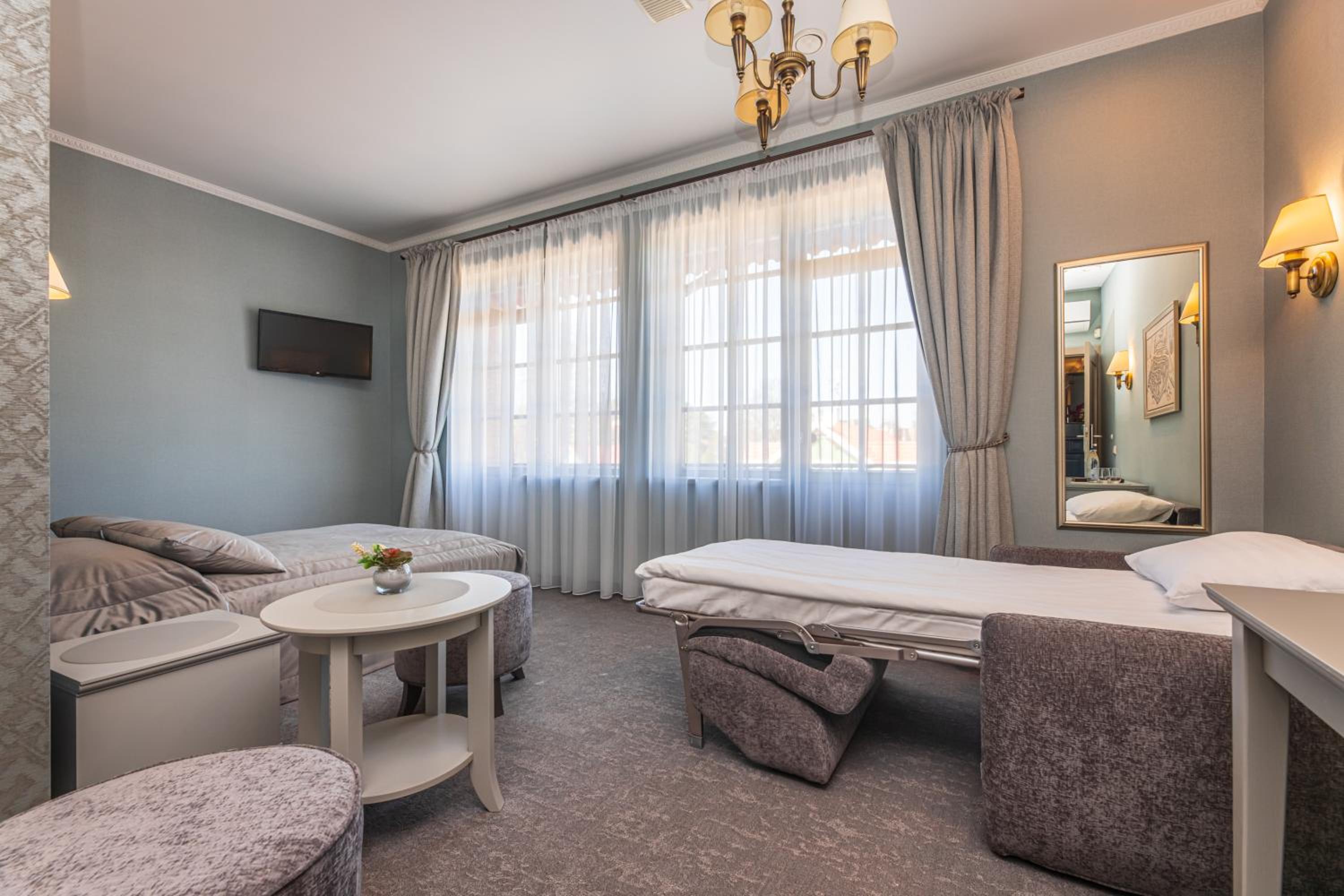 Premium Room with Balcony and Sofa - Photo 10