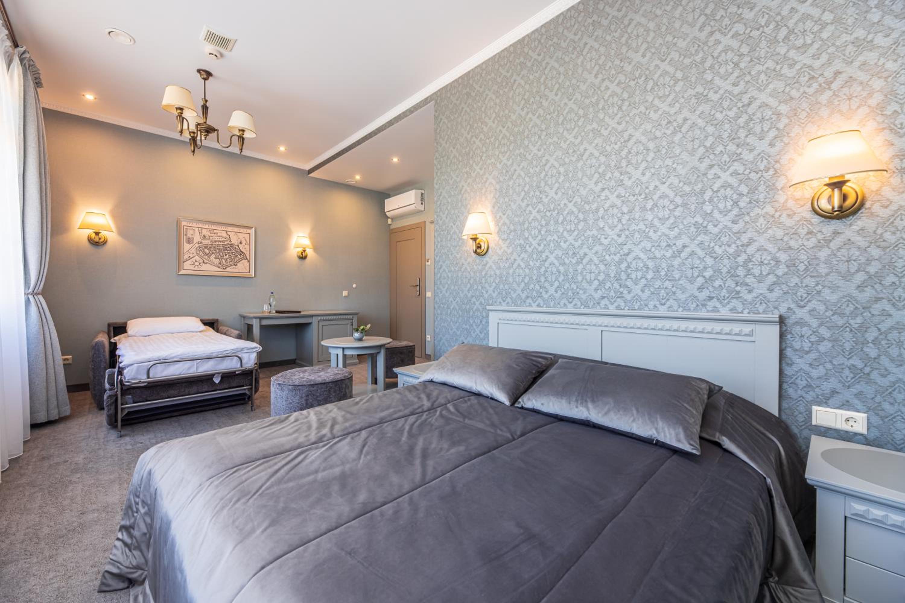 Premium Room with Balcony and Sofa - Photo 33