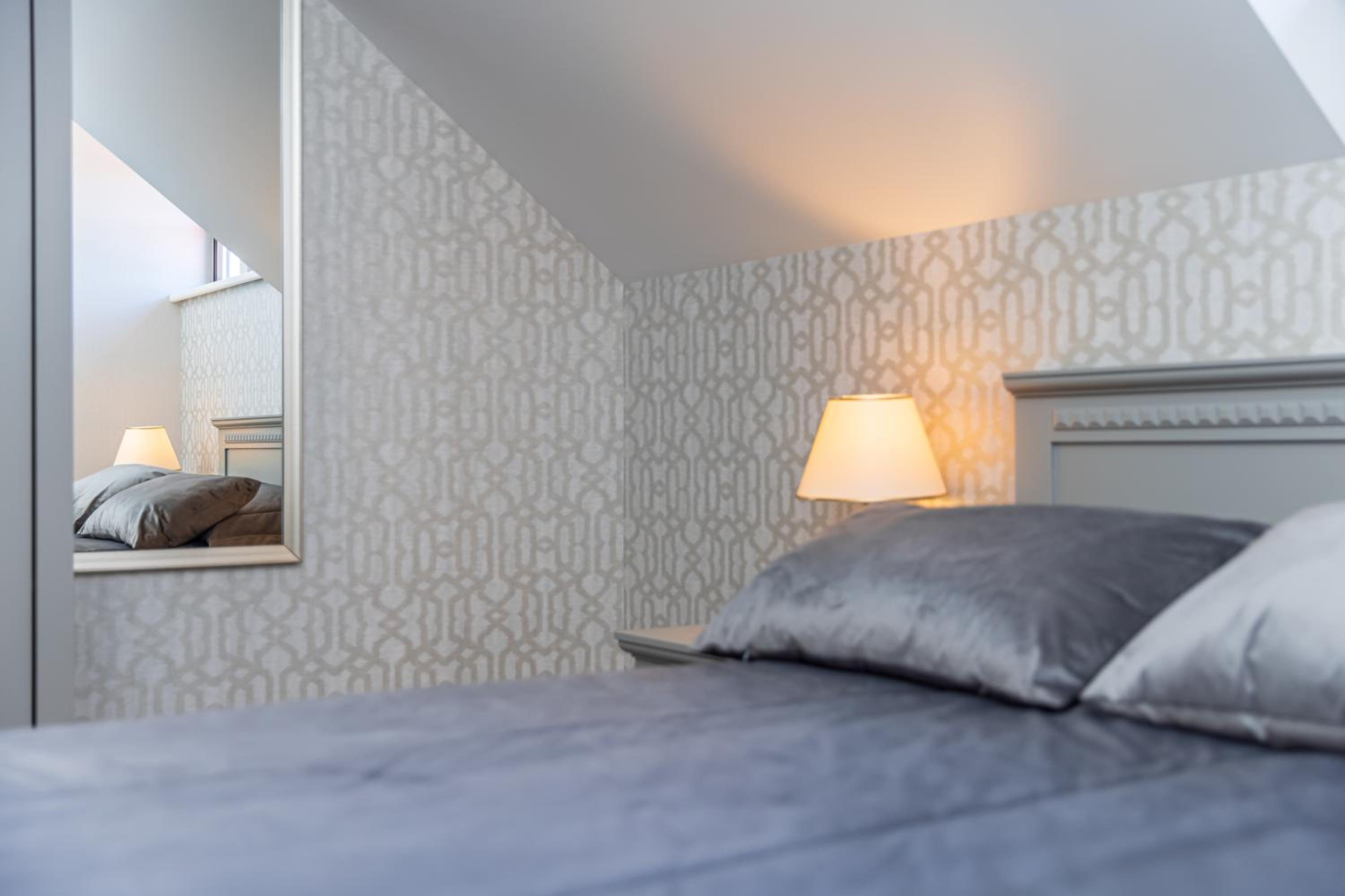 Premium Room with Extra Bed - Photo 32