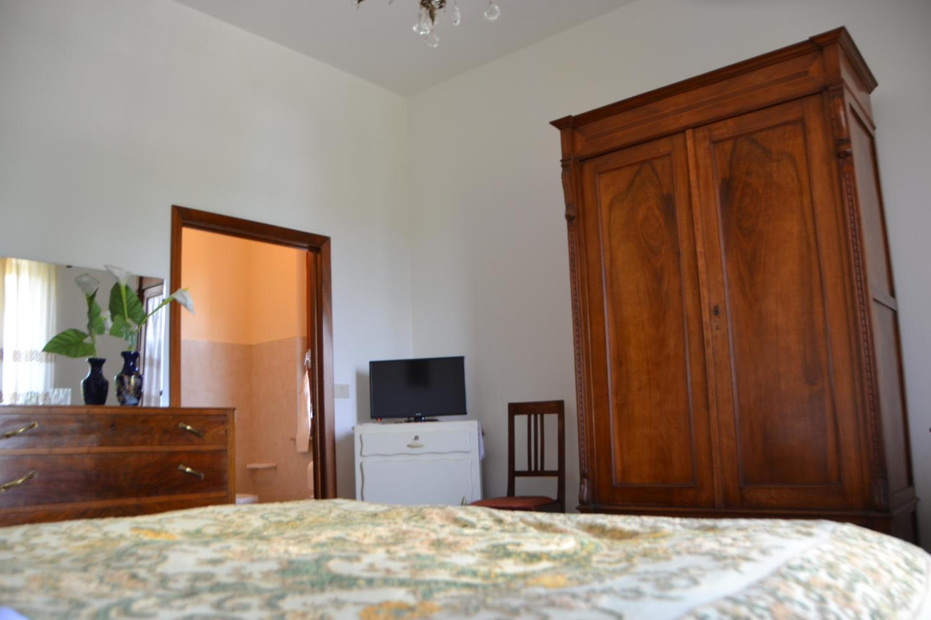 Classic Double Room with Balcony - Photo 1