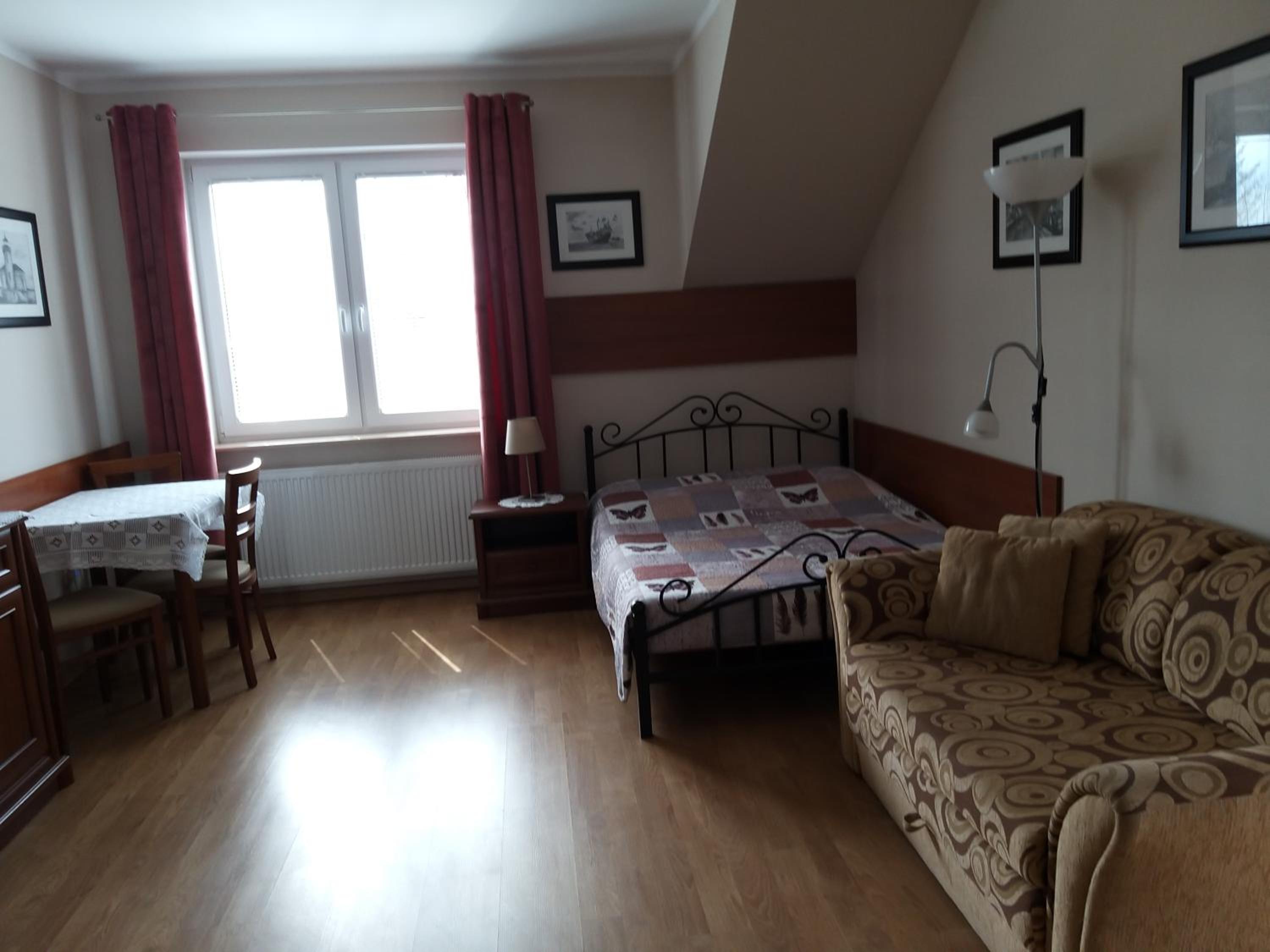 Family Room with Balcony photo 3