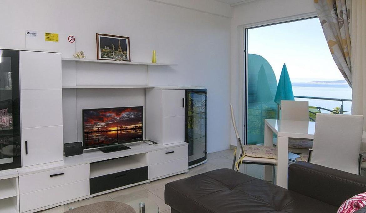 Apartment With Balcony photo 1