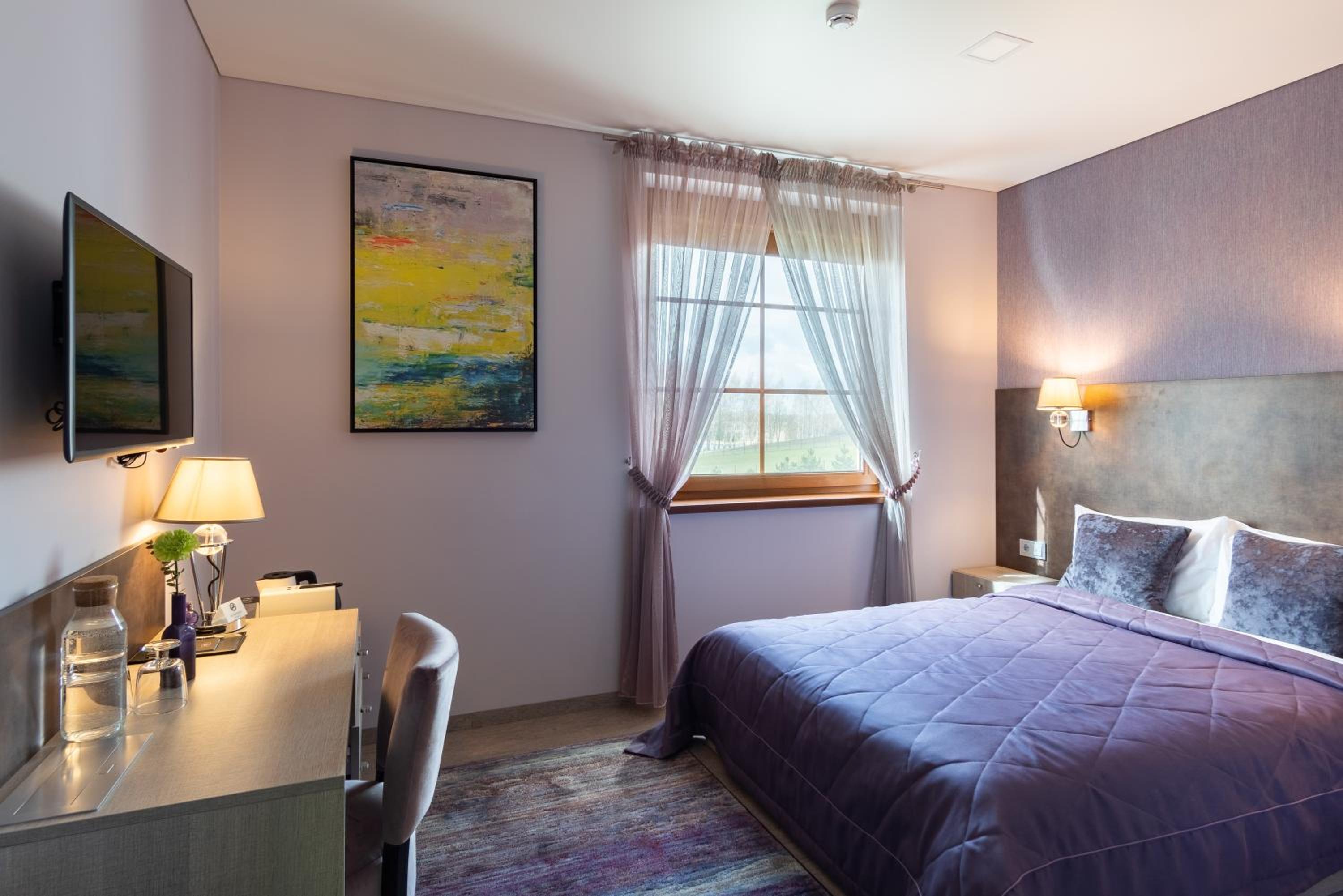 Suite with Lake View - Photo 3