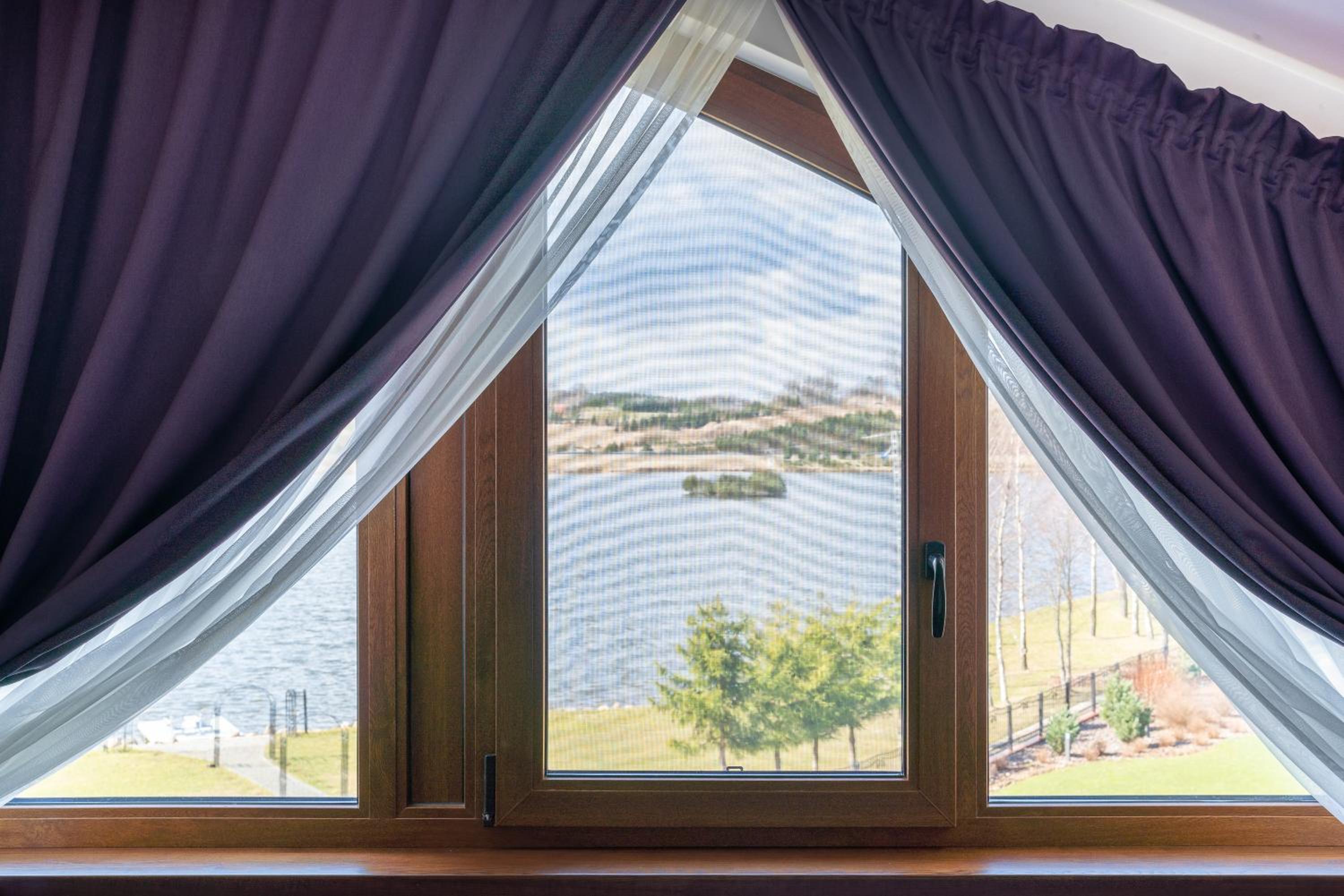 Double Room with Lake View - Photo 3