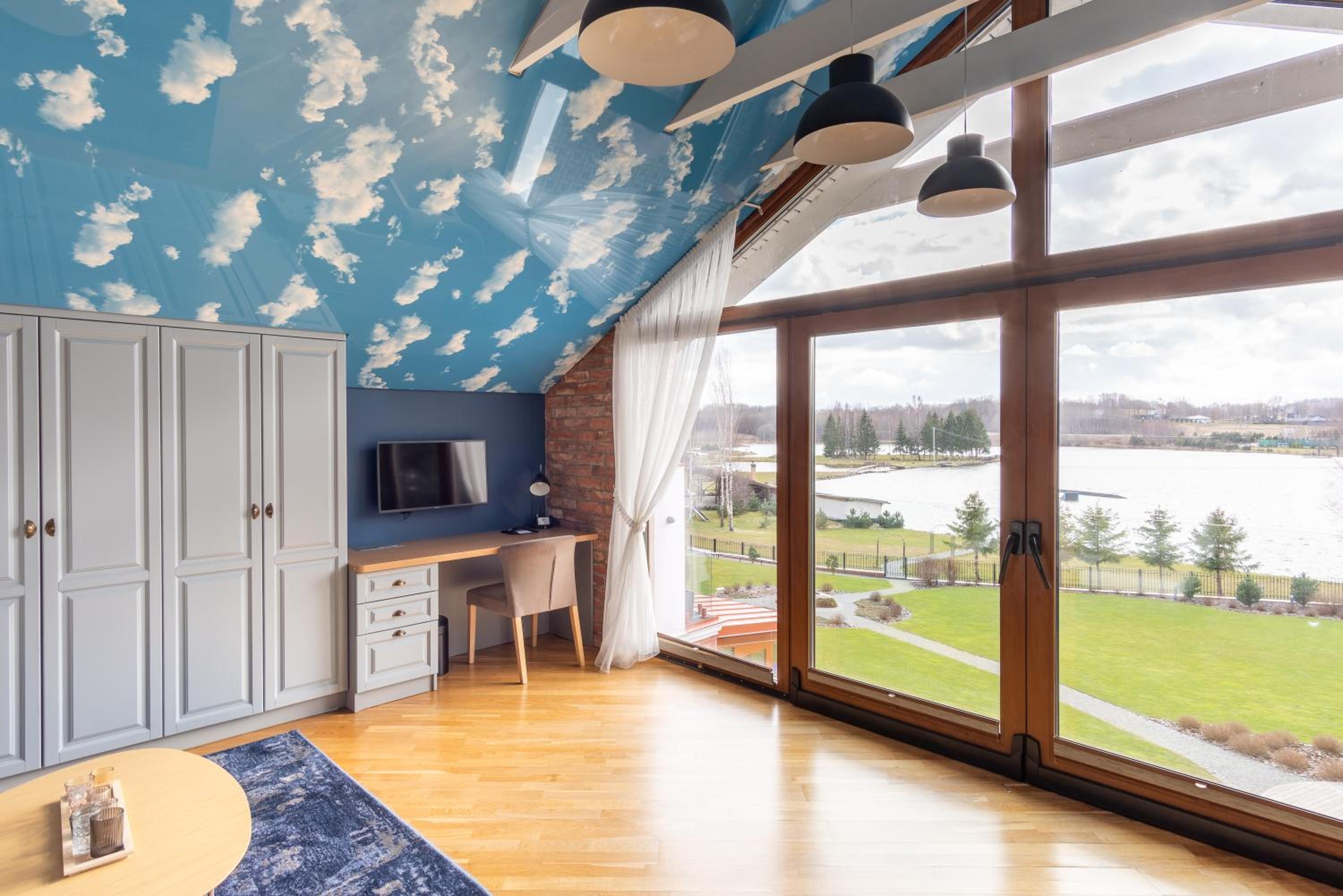 Suite with Lake View photo 1