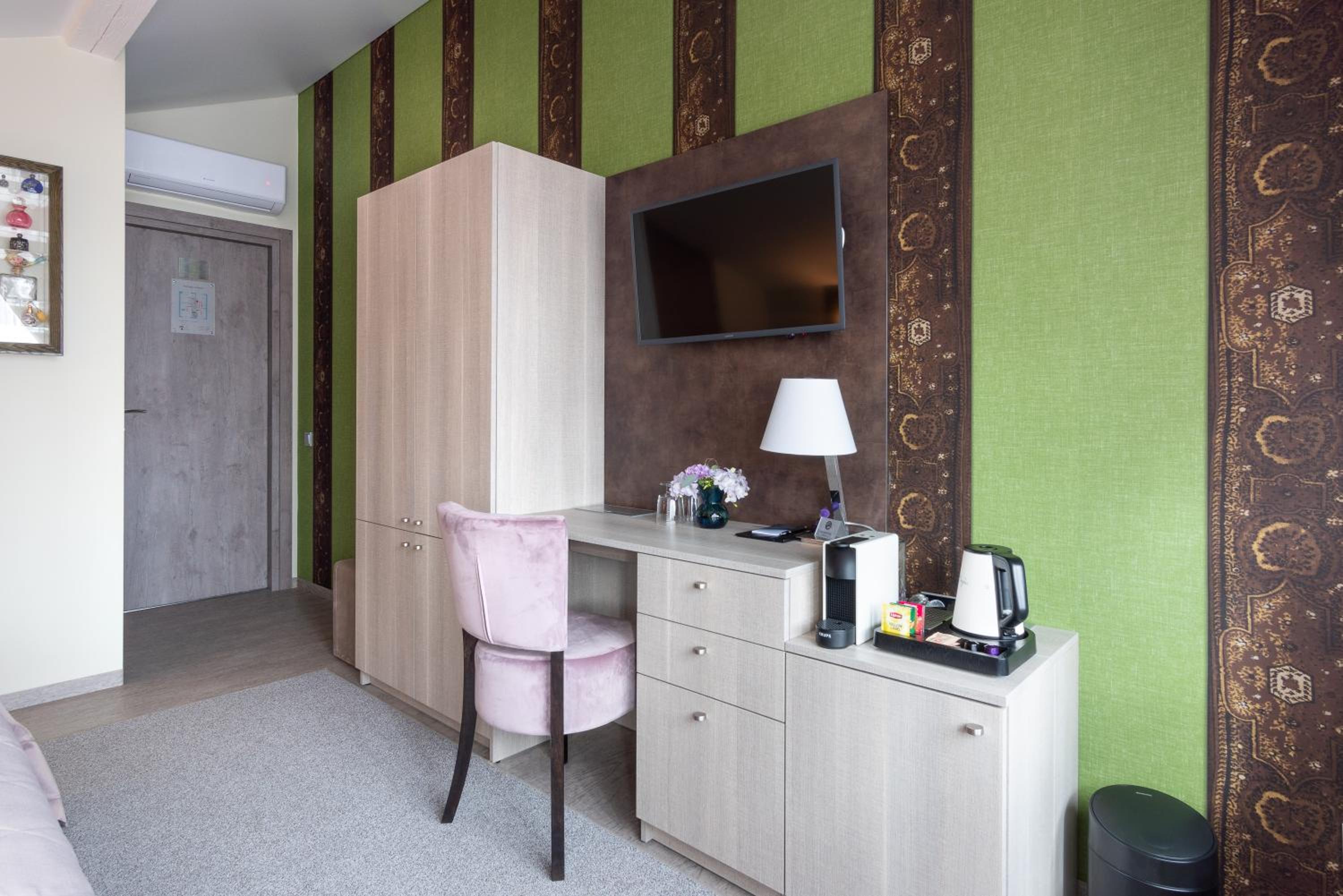 Deluxe Double Room photo 3