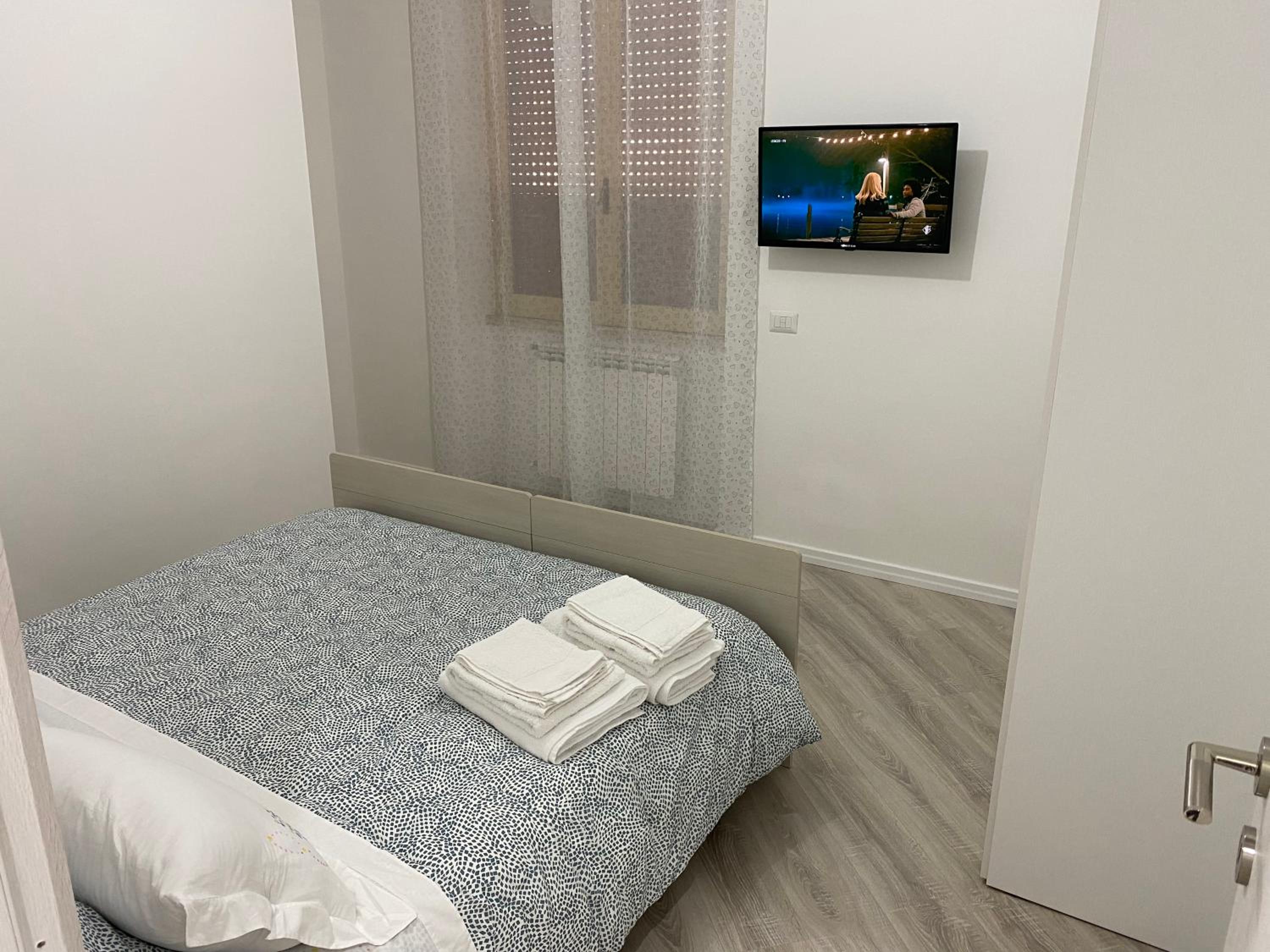 Double or Twin Room - Photo 15