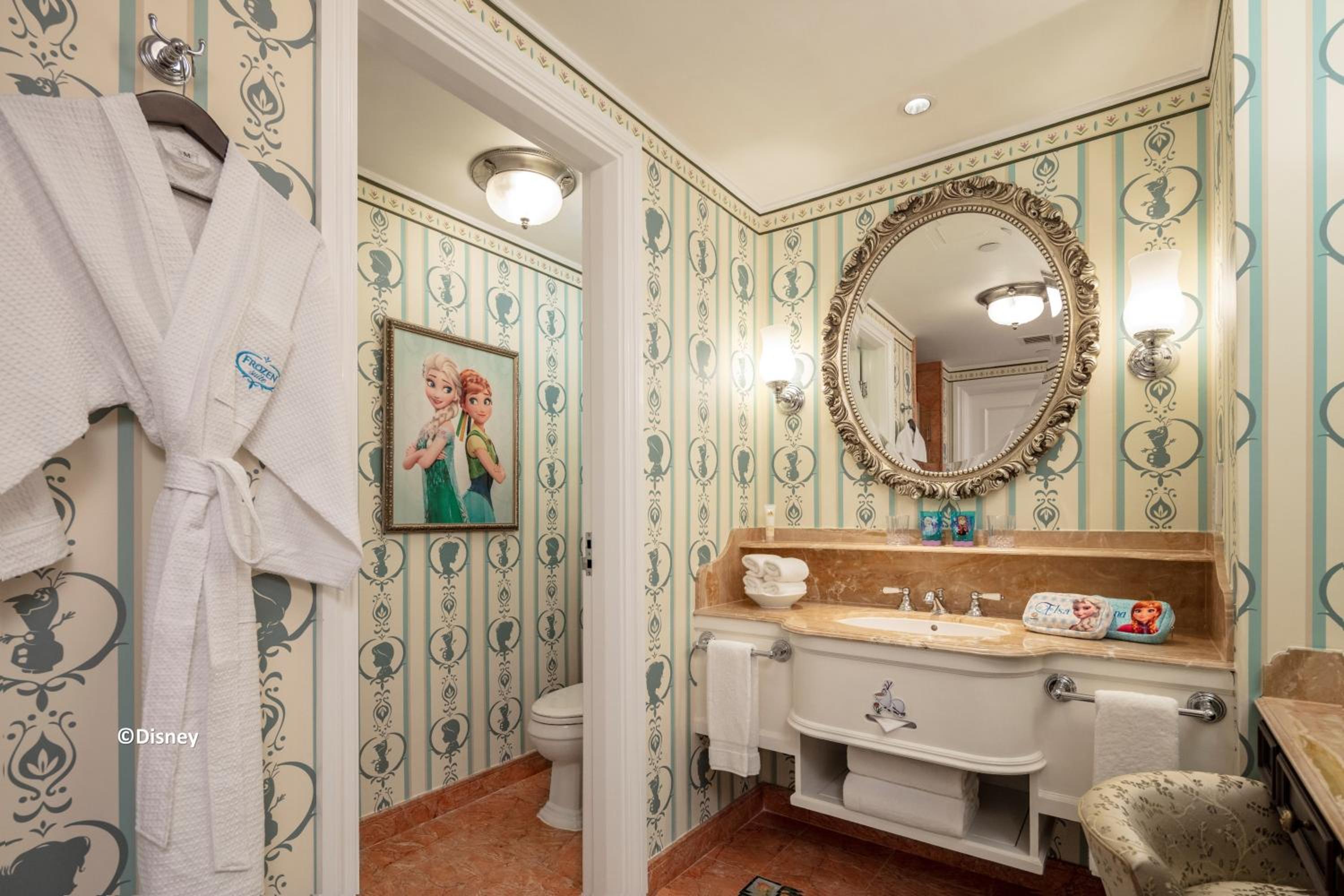 Kingdom Club Frozen Suite with 2 Double Beds photo 3