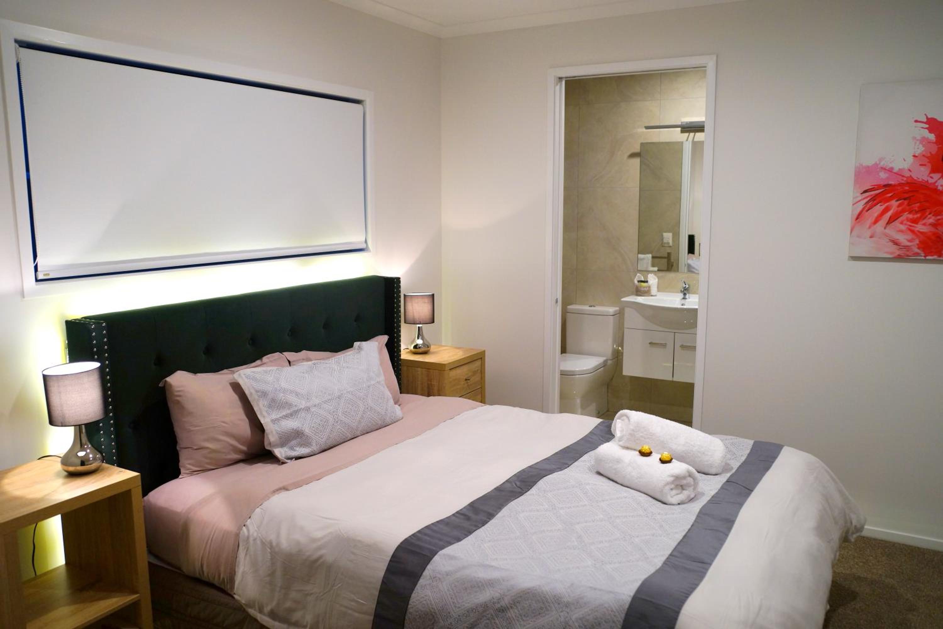 Three-Bedroom Villa - Photo 9