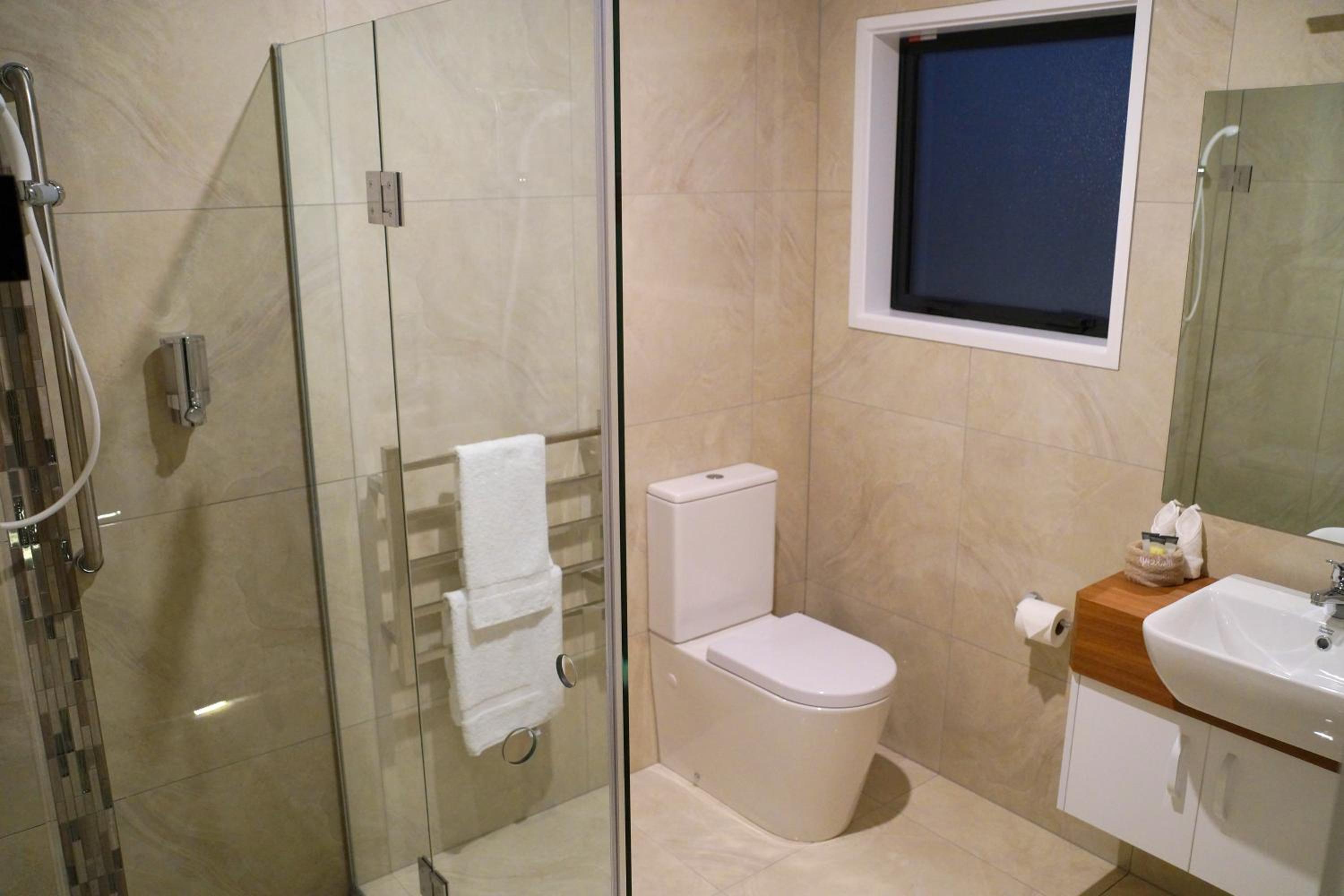 Three-Bedroom Villa - Photo 2
