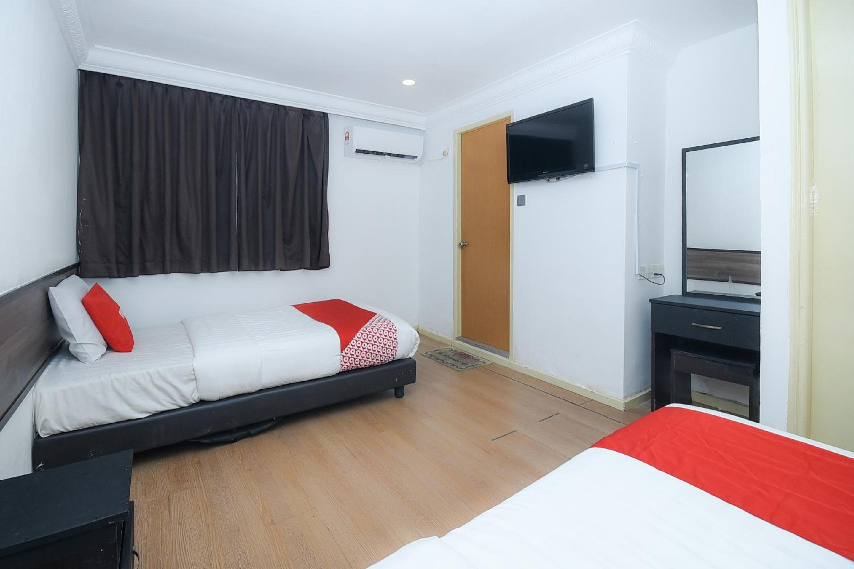 Deluxe Twin Room photo 2