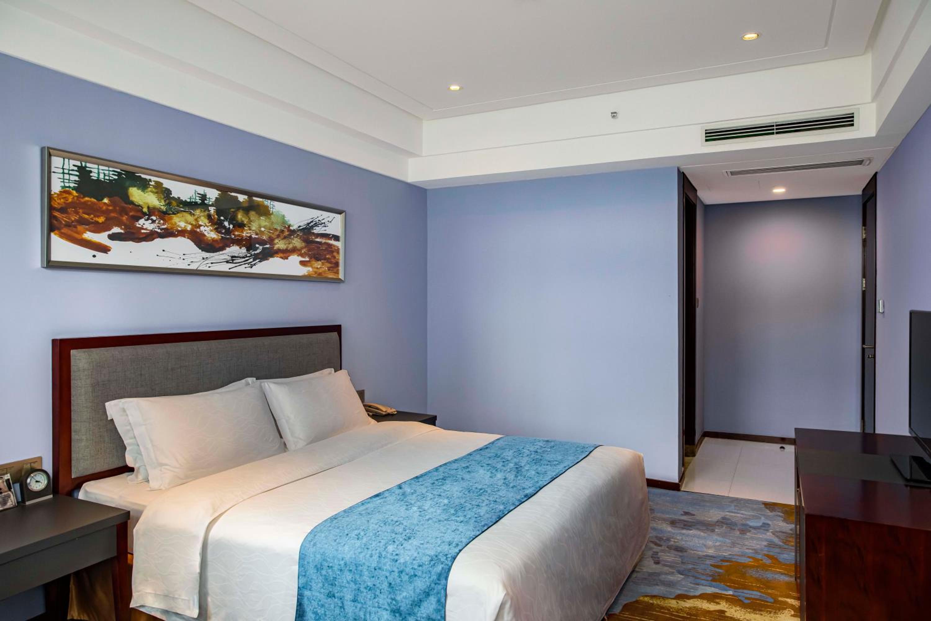 Standard Queen Room photo 1
